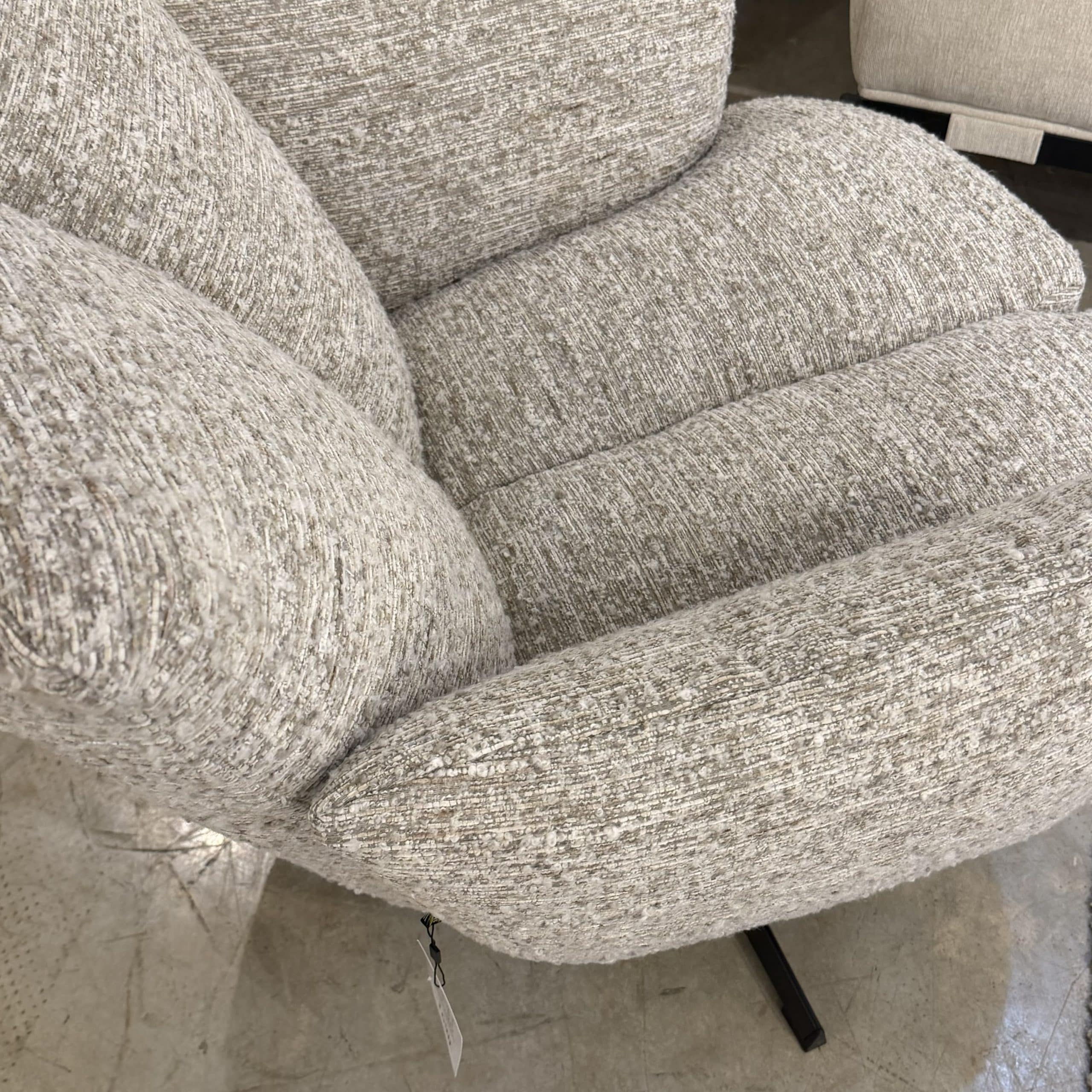 כורסא מעוצבת מסתובבת מילאן אריג בז אפור דגם לוסי