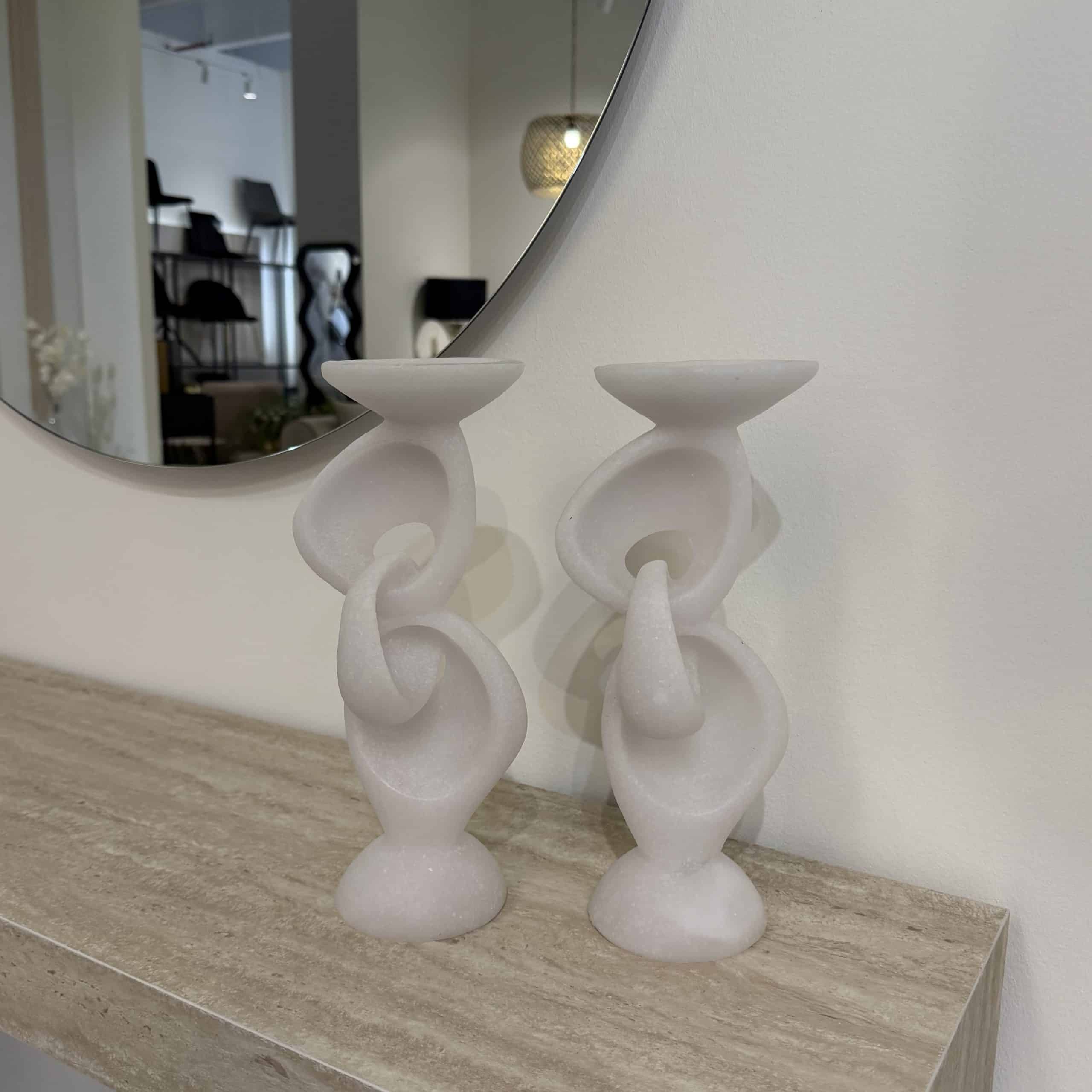 פמוט יוקרתי לולאות צרות לבן שבור דגם סופיה פמוט יוקרתי לולאות צרות לבן שבור דגם סופיה