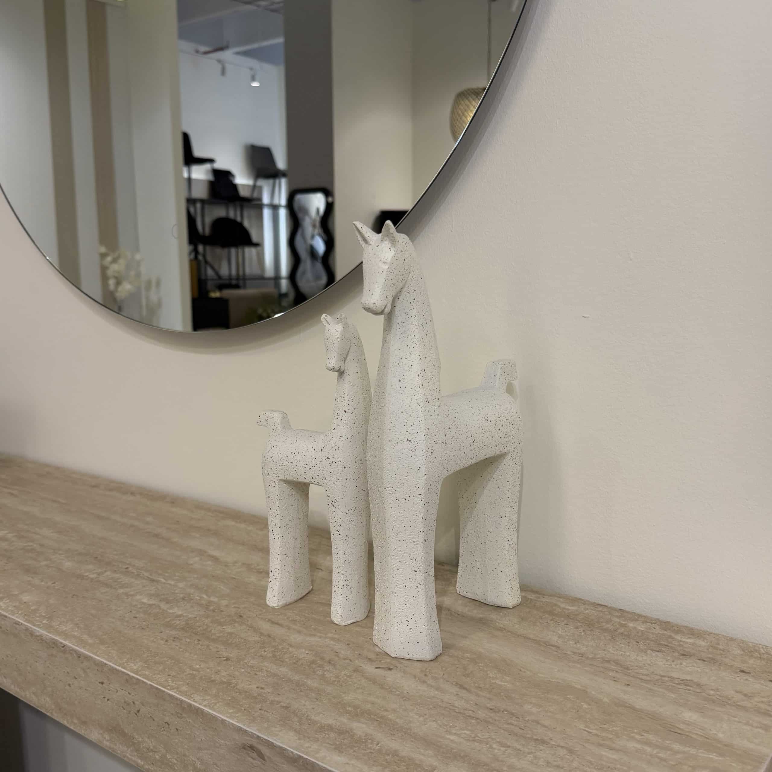 פסל סוס דקורטיבי גדול / קטן דגם סופיה פסל סוס דקורטיבי גדול / קטן דגם סופיה