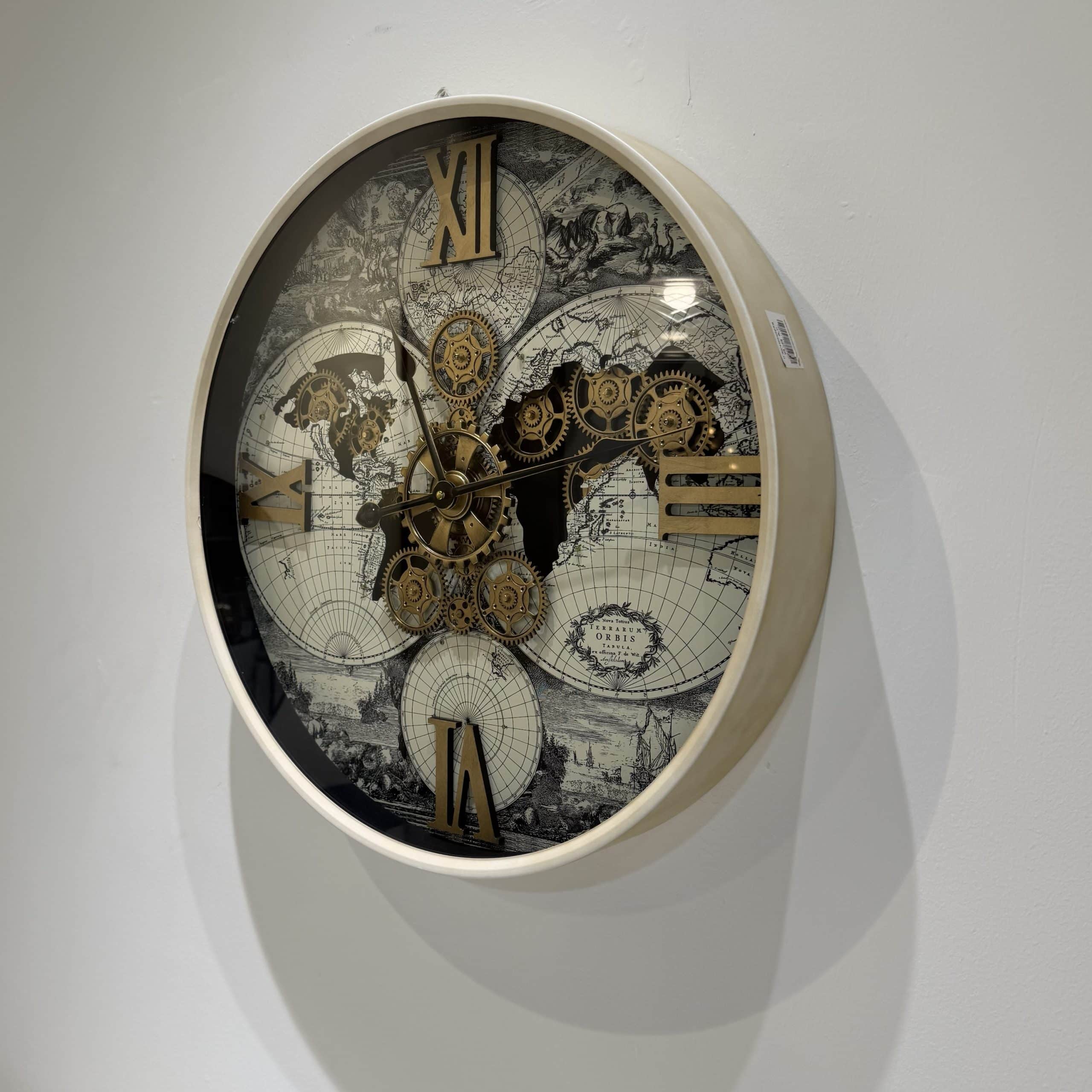 שעון יוקרתי מסגרת שמנת רקע גלובוסים מנגנונים זהב קוטר 60 ס״מ דגם סופיה שעון יוקרתי מסגרת שמנת רקע גלובוסים מנגנונים זהב קוטר 60 ס״מ דגם סופיה