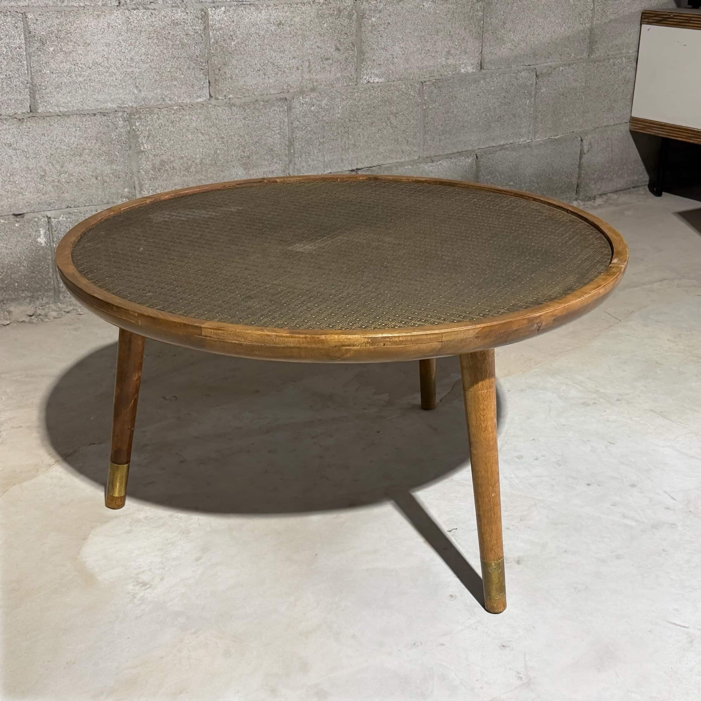 שולחן סלון עגול בודד עץ בשילוב מתכת פליז - חיסול עודפים!