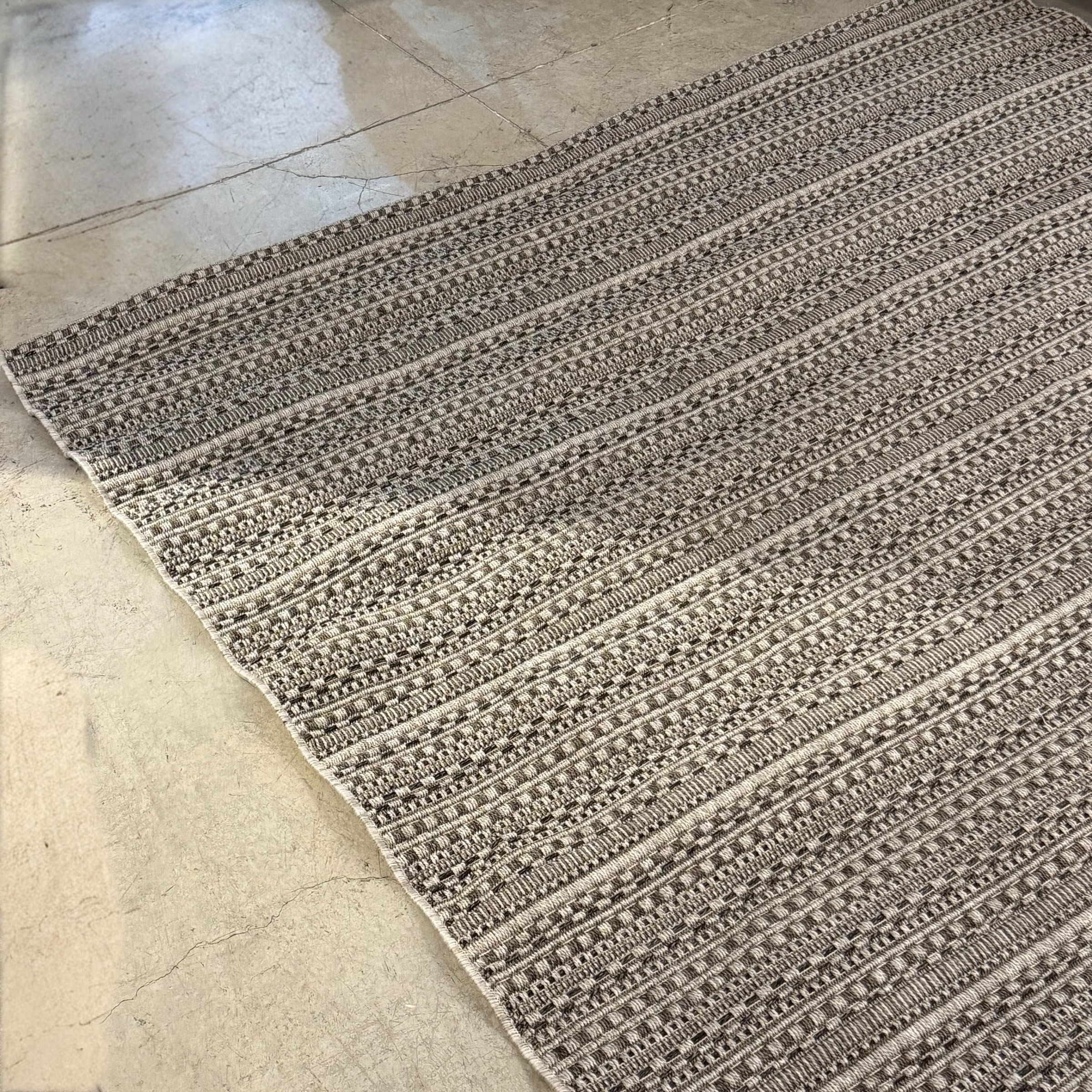 שטיח מעוצב דגם דלהי 200/290 - חיסול!