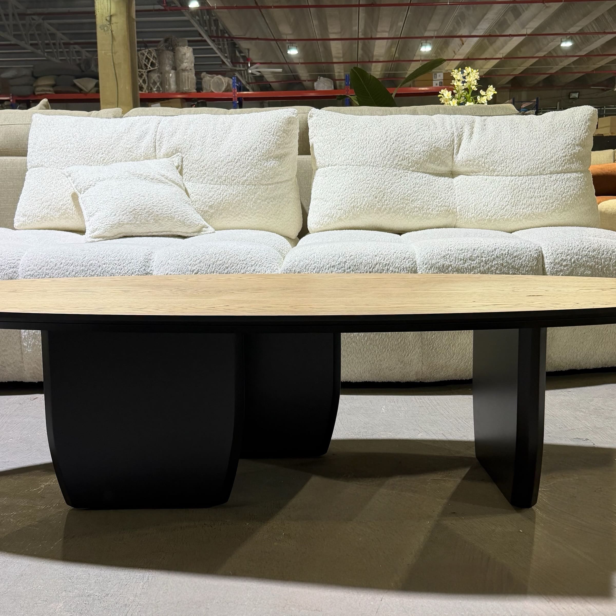 שולחן סלון מעוצב דגם רן אלון מושחר רגל שחורה - חיסול עודפים!!