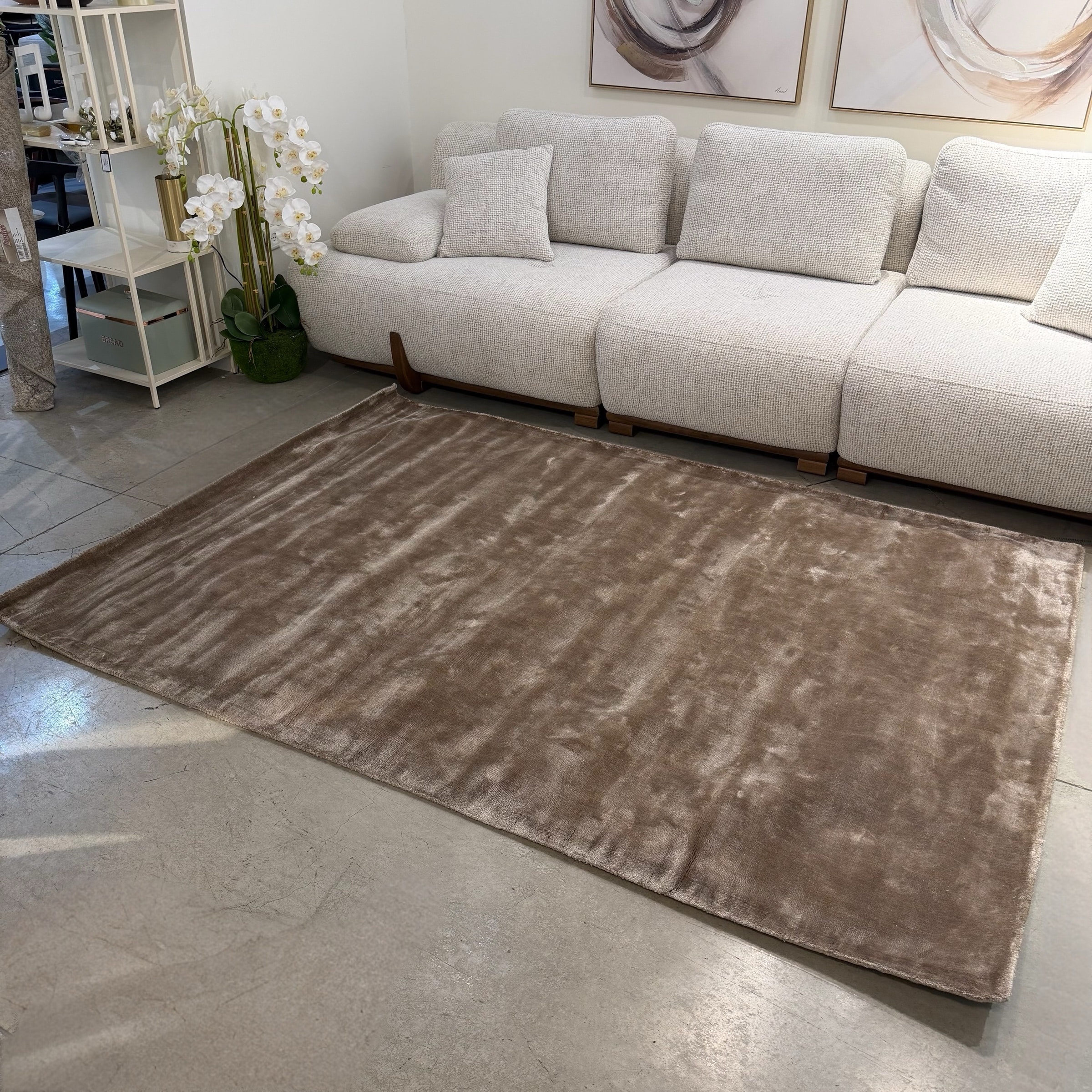 שטיח יוקרתי בגוון בז 160/230 דגם שאקירה