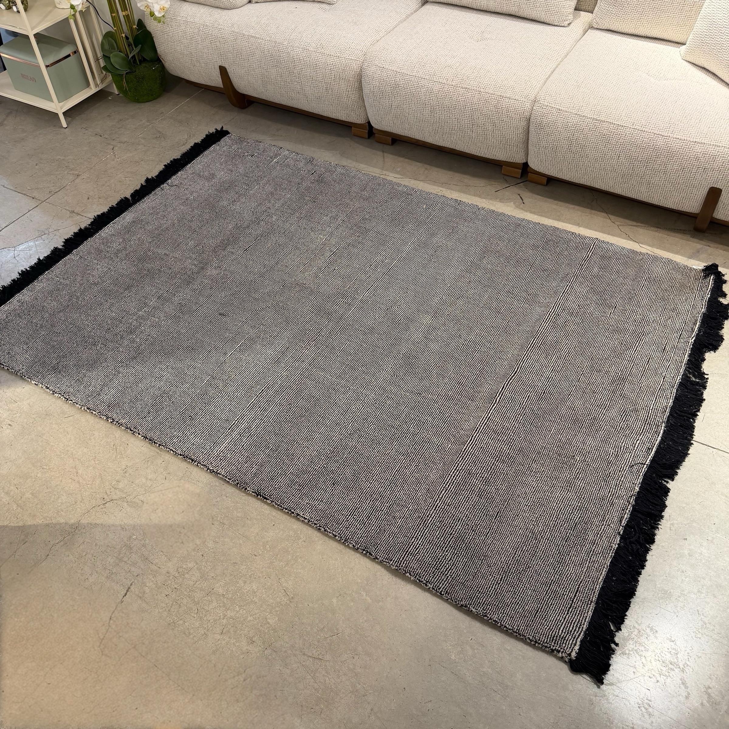 שטיח מעוצב שחור לבן ווש 160/230 דגם טיידה שטיח מעוצב שחור לבן ווש 160/230 דגם טיידה