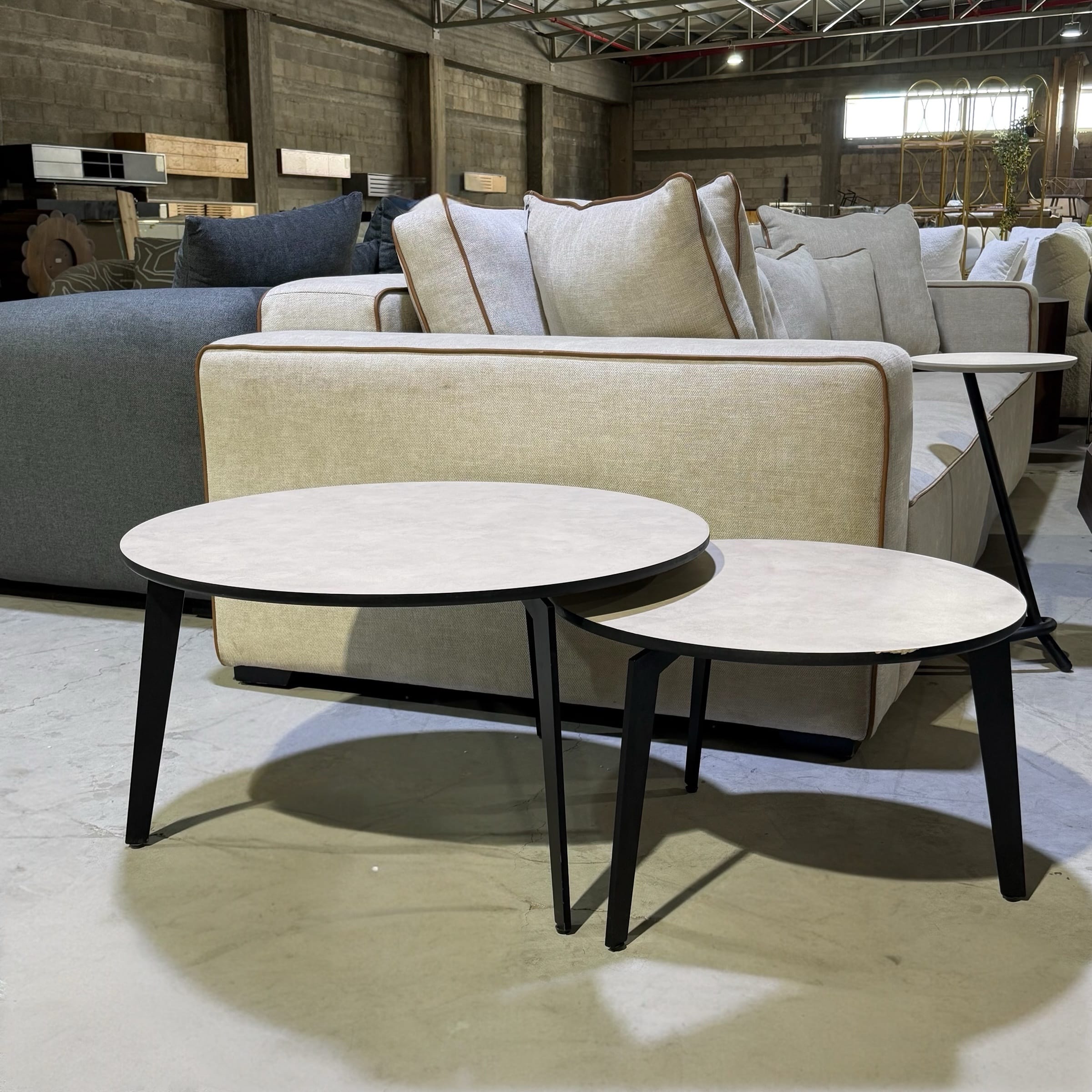 סט שולחנות סלון עגולים רגלי סיכה גוון אבן אפרפר - חיסול עודפים!!