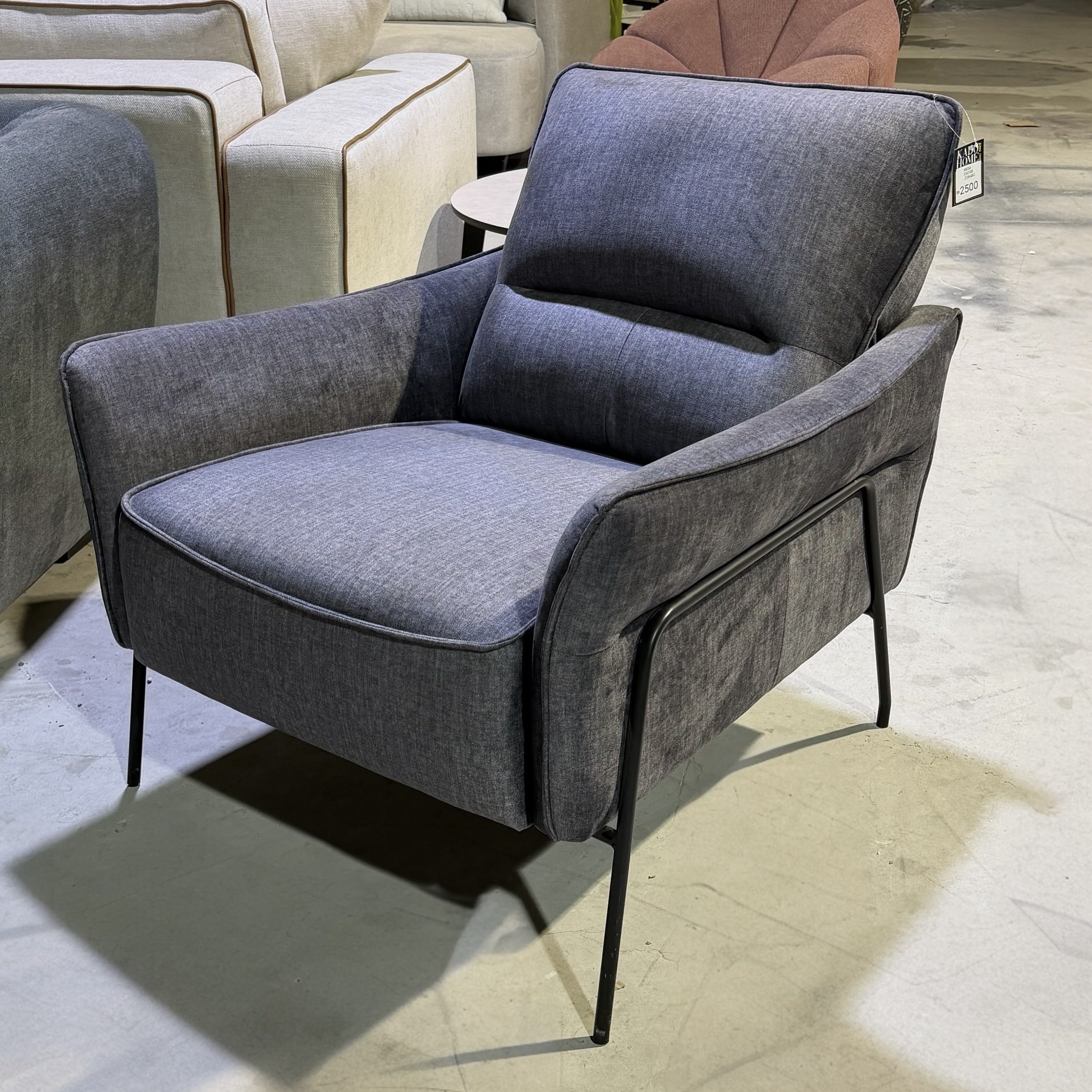 כורסא מעוצבת דגם אדיר אפור כהה - חיסול עודפים!!