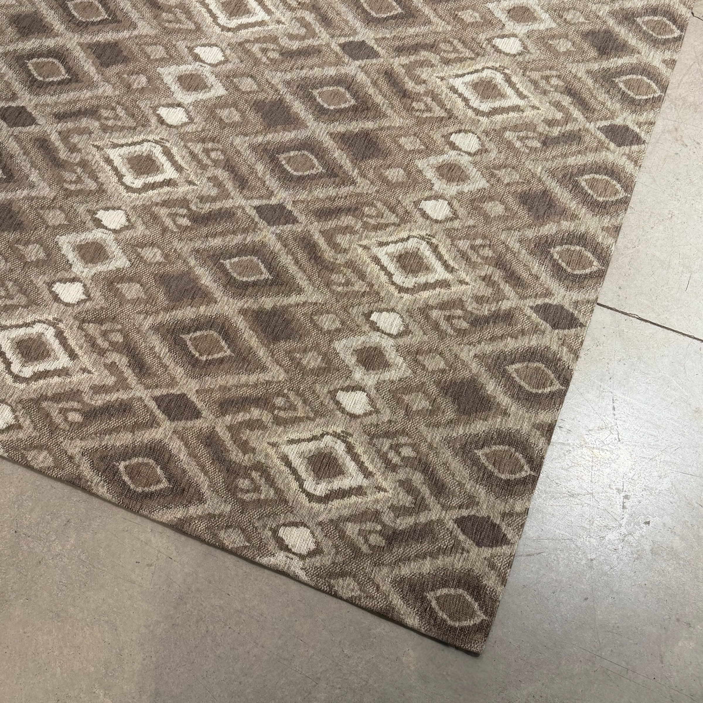 שטיח יוקרתי חום בשילוב בזי 160/230 דגם בראון - חיסול!