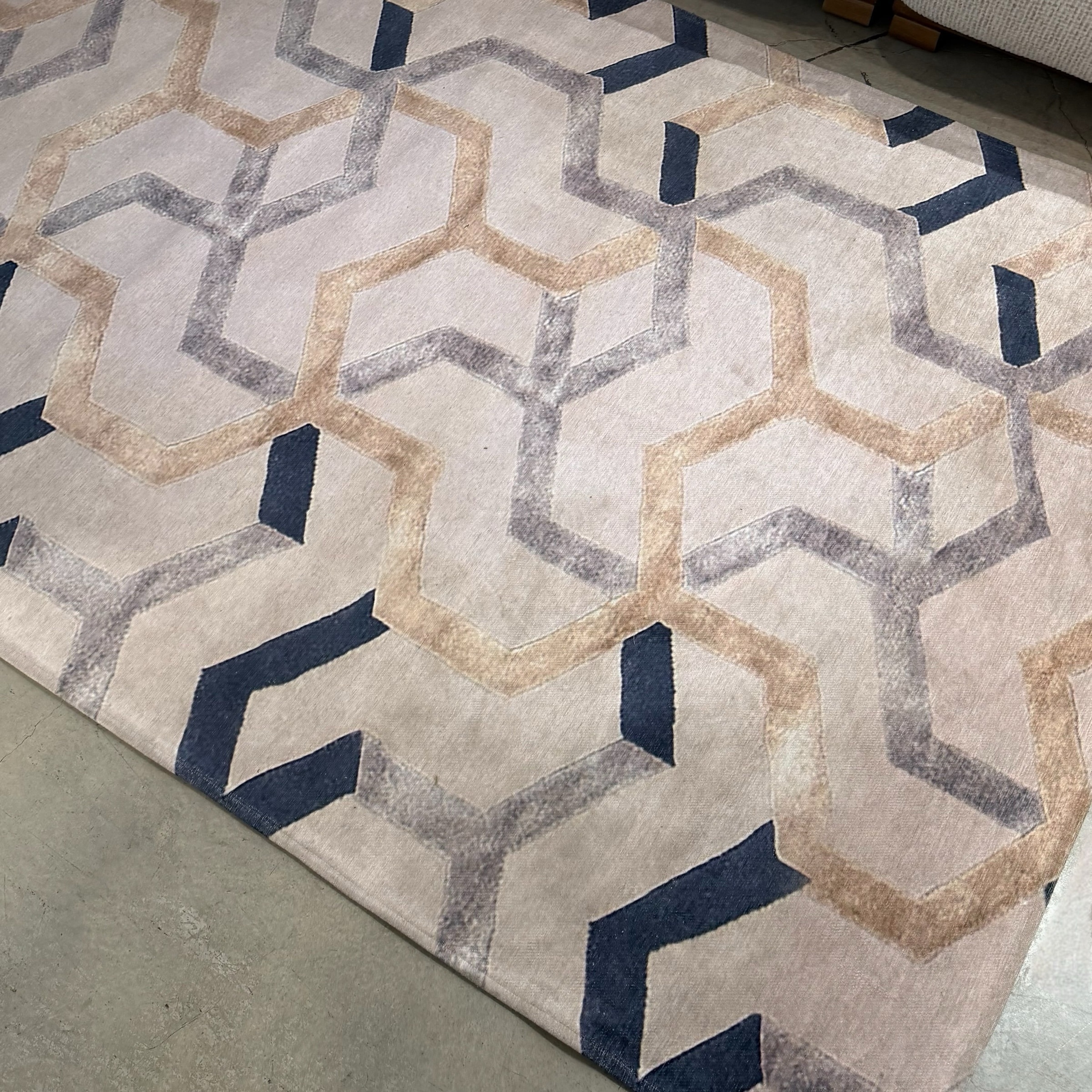 שטיח מעוצב כחול קרם 160/230 דגם חן - חיסול! שטיח מעוצב כחול קרם 160/230 דגם חן - חיסול!