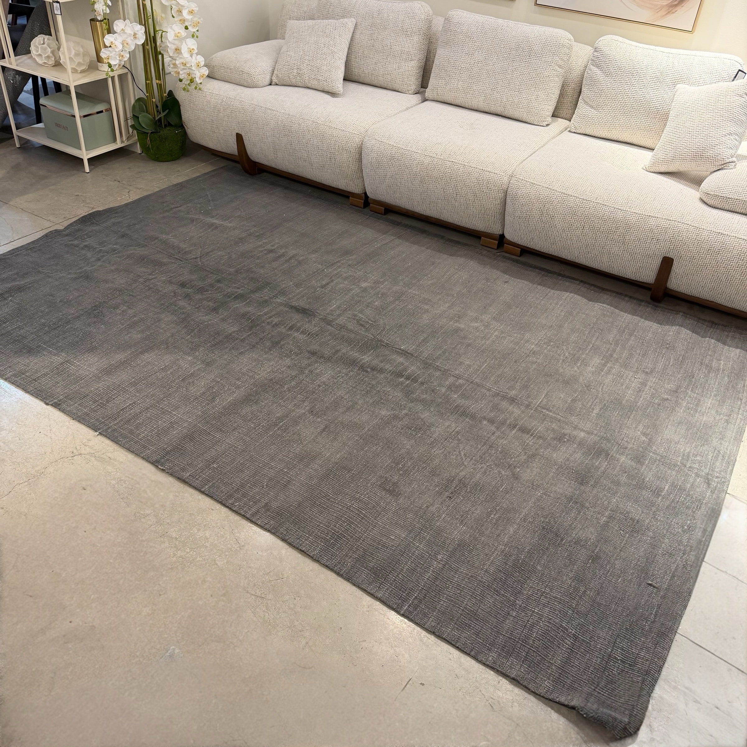 שטיח קלאסי בגוון אפור חם 200/300 דגם בלה - חיסול!