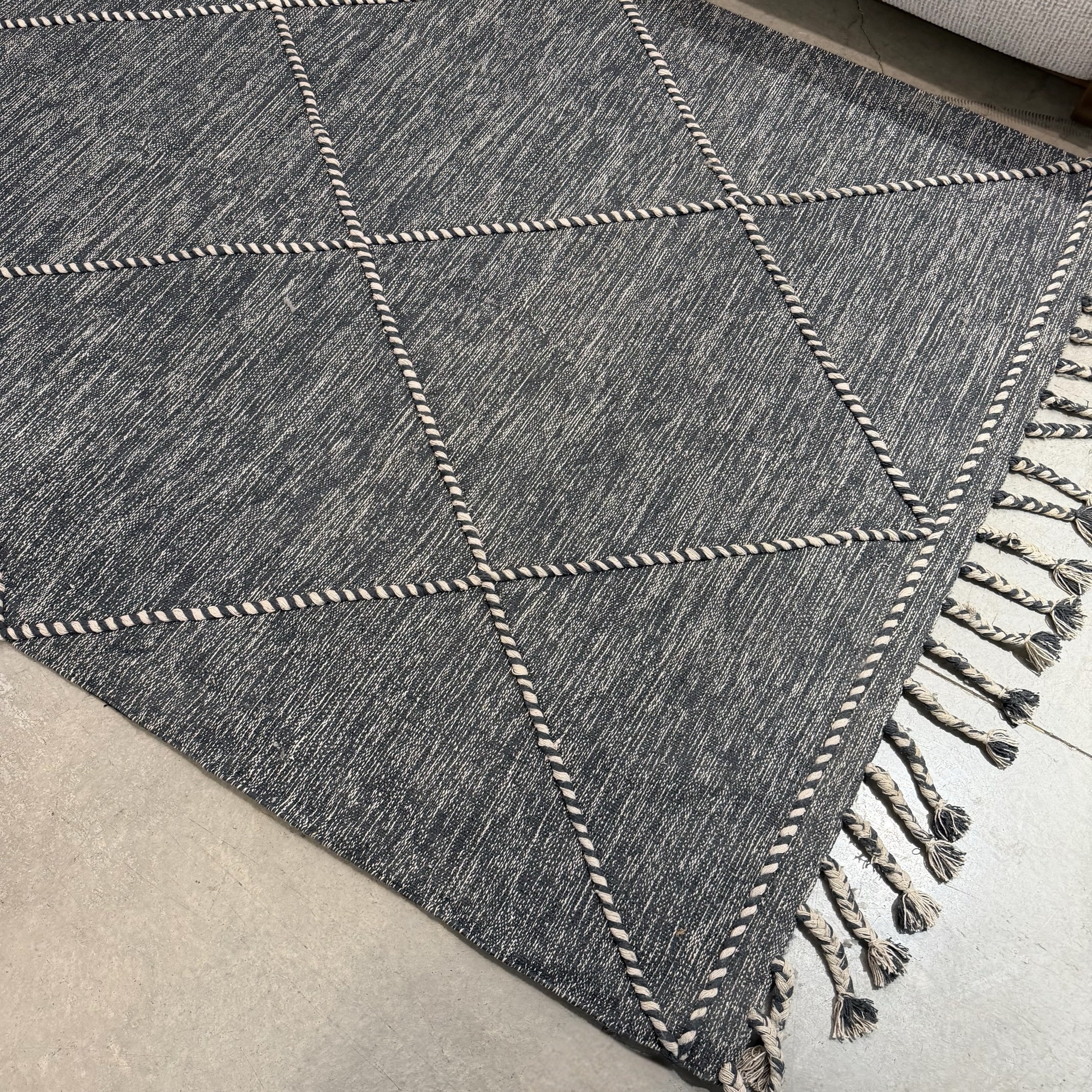 שטיח מעוצב כחול אפור 160/230 דגם רוי -חיסול! שטיח מעוצב כחול אפור 160/230 דגם רוי -חיסול!