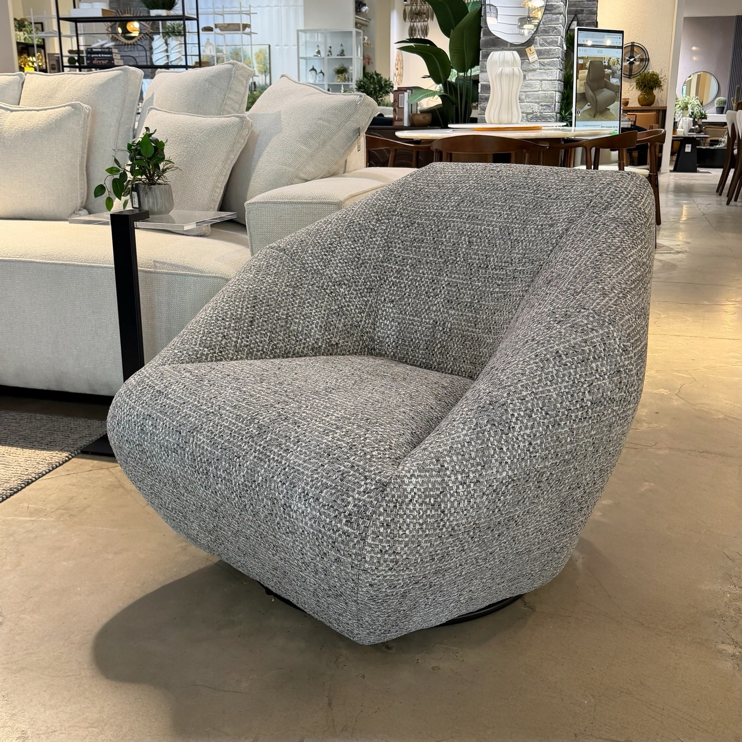 כורסא מעוצבת מסתובבת סילנסיו אריג אפור דגם לוסי