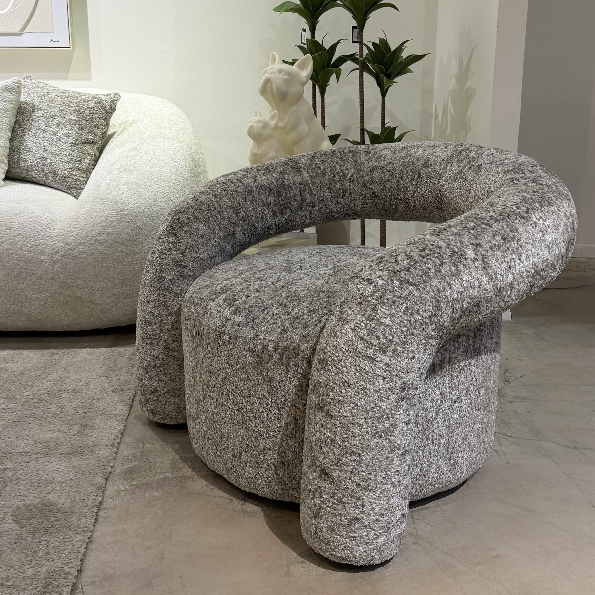 כורסא מודרנית גרנט בד פלאפי גרז חם דגם ראונדי כורסא מודרנית גרנט בד פלאפי גרז חם דגם ראונדי