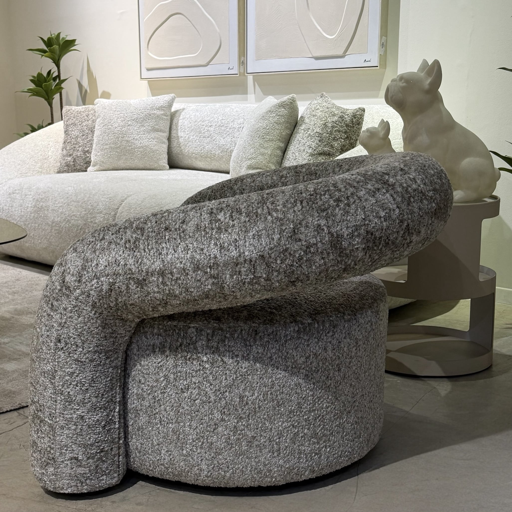 כורסא מודרנית גרנט בד פלאפי גרז חם דגם ראונדי כורסא מודרנית גרנט בד פלאפי גרז חם דגם ראונדי