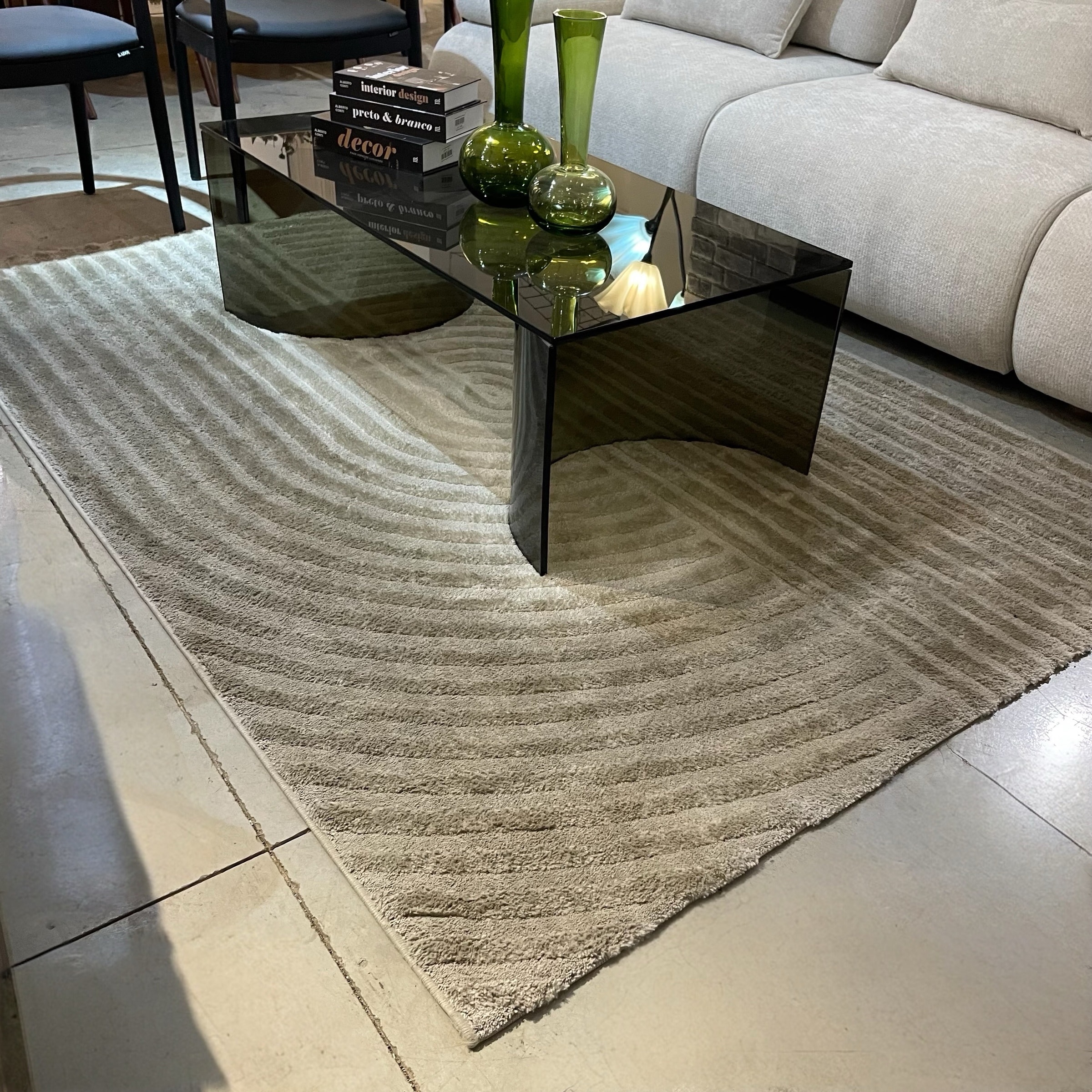 שטיח מודרני עיגול ופסים בגוון חום מוקה 160/230 אחרון מתצוגה!