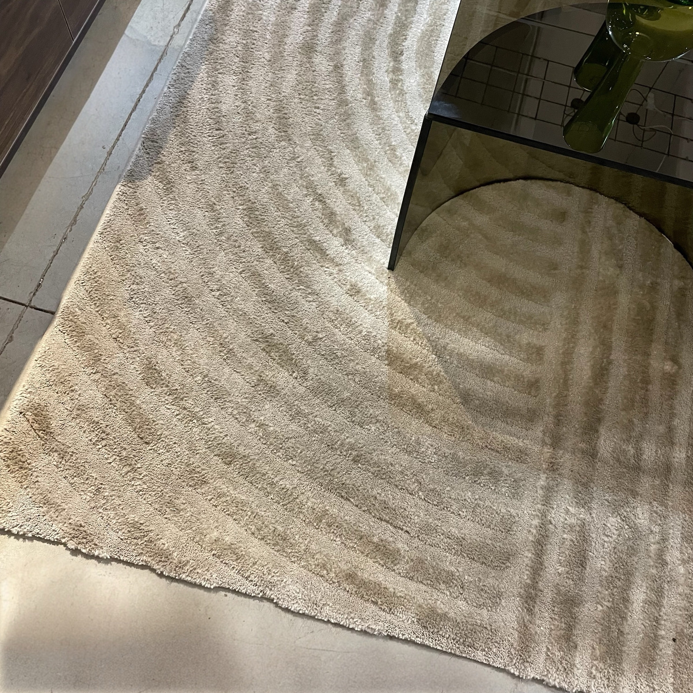 שטיח מודרני עיגול ופסים בגוון חום מוקה 160/230 אחרון מתצוגה!