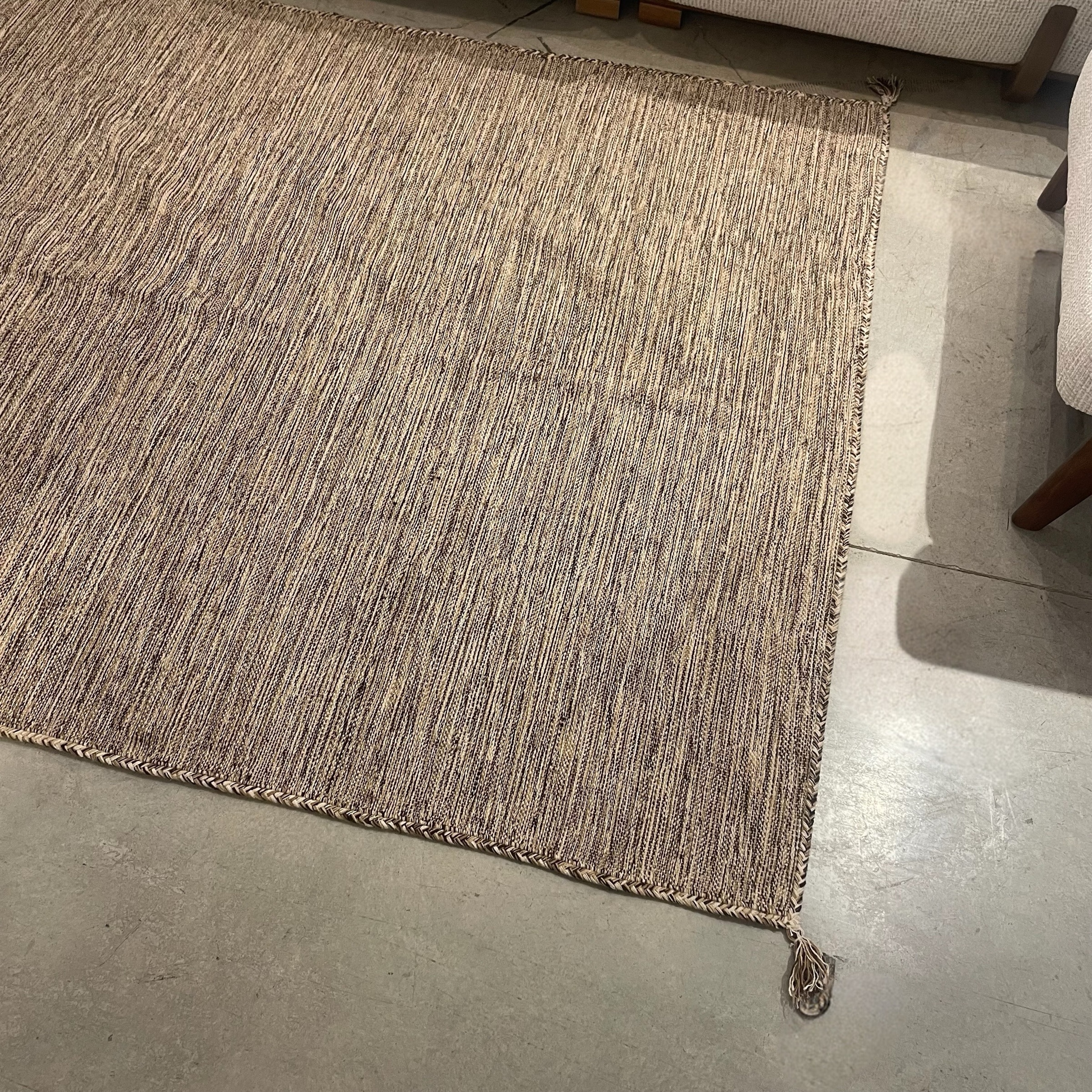 שטיח בוהו כותנה הודי חום בז בעבודת יד 150/220 דגם נובה - חיסול! שטיח בוהו כותנה הודי חום בז בעבודת יד 150/220 דגם נובה - חיסול!