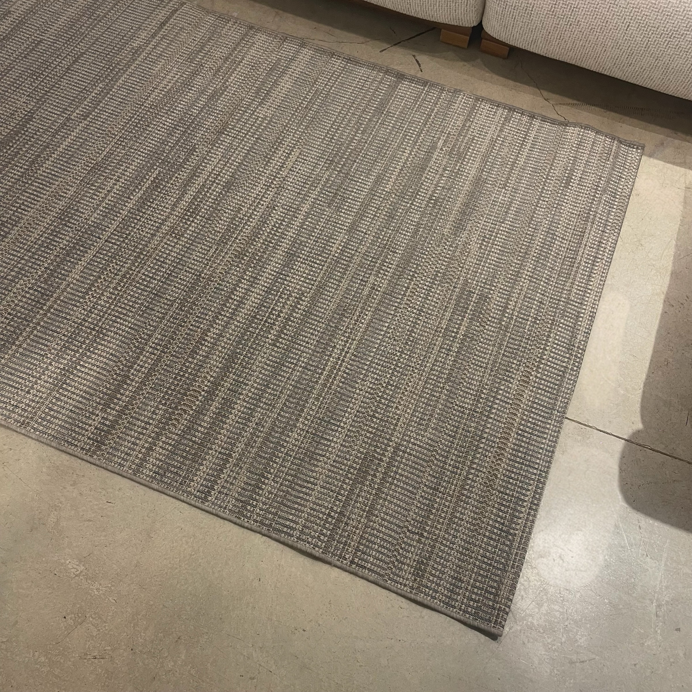 שטיח מעוצב בז׳ פסים תכלת 140/200 דגם סטאר