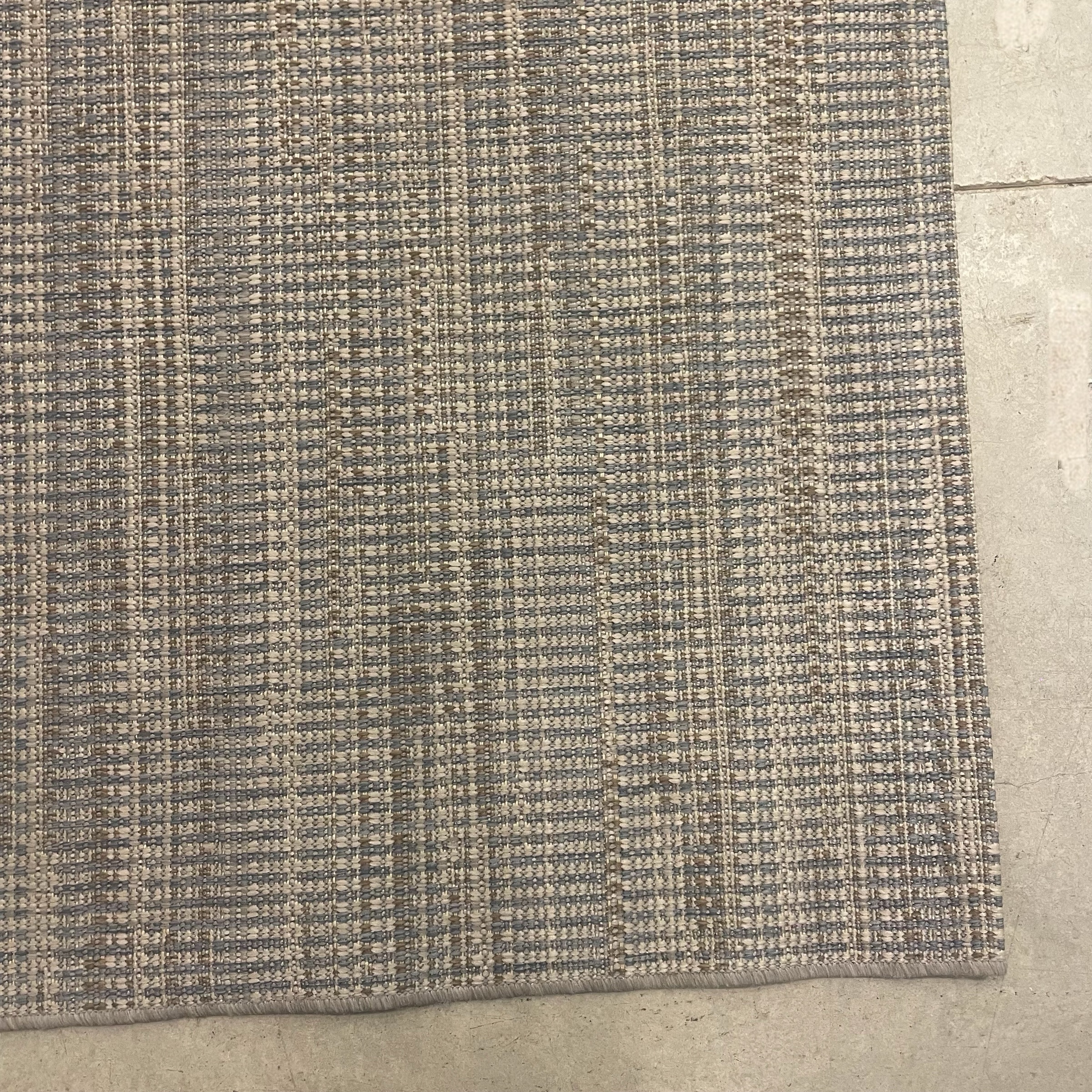 שטיח מעוצב בז׳ פסים תכלת 140/200 דגם סטאר