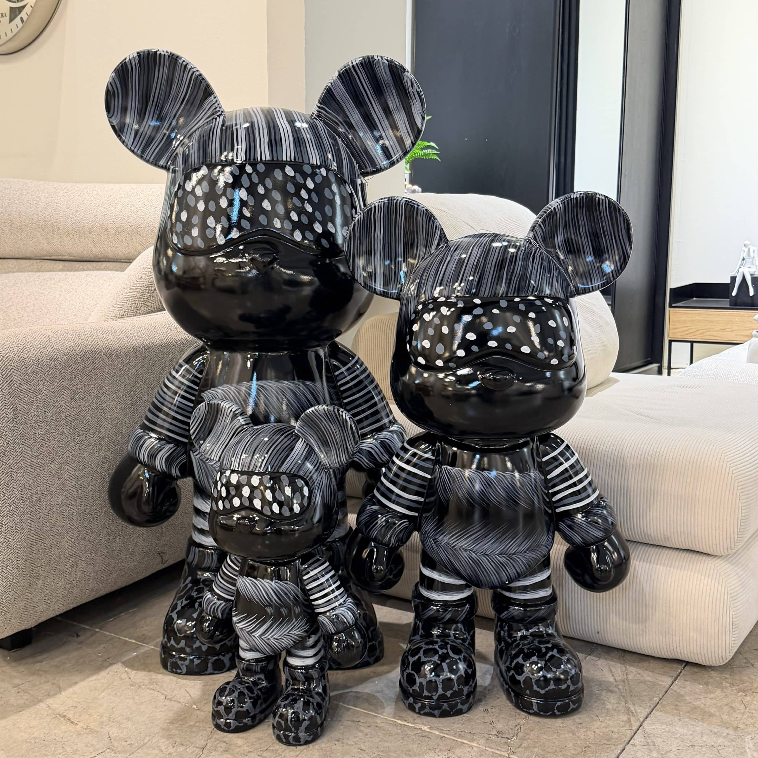 פסל דובי מיוחד צבעוני גווני שחור לבן דגם סופיה | גדלים לבחירה