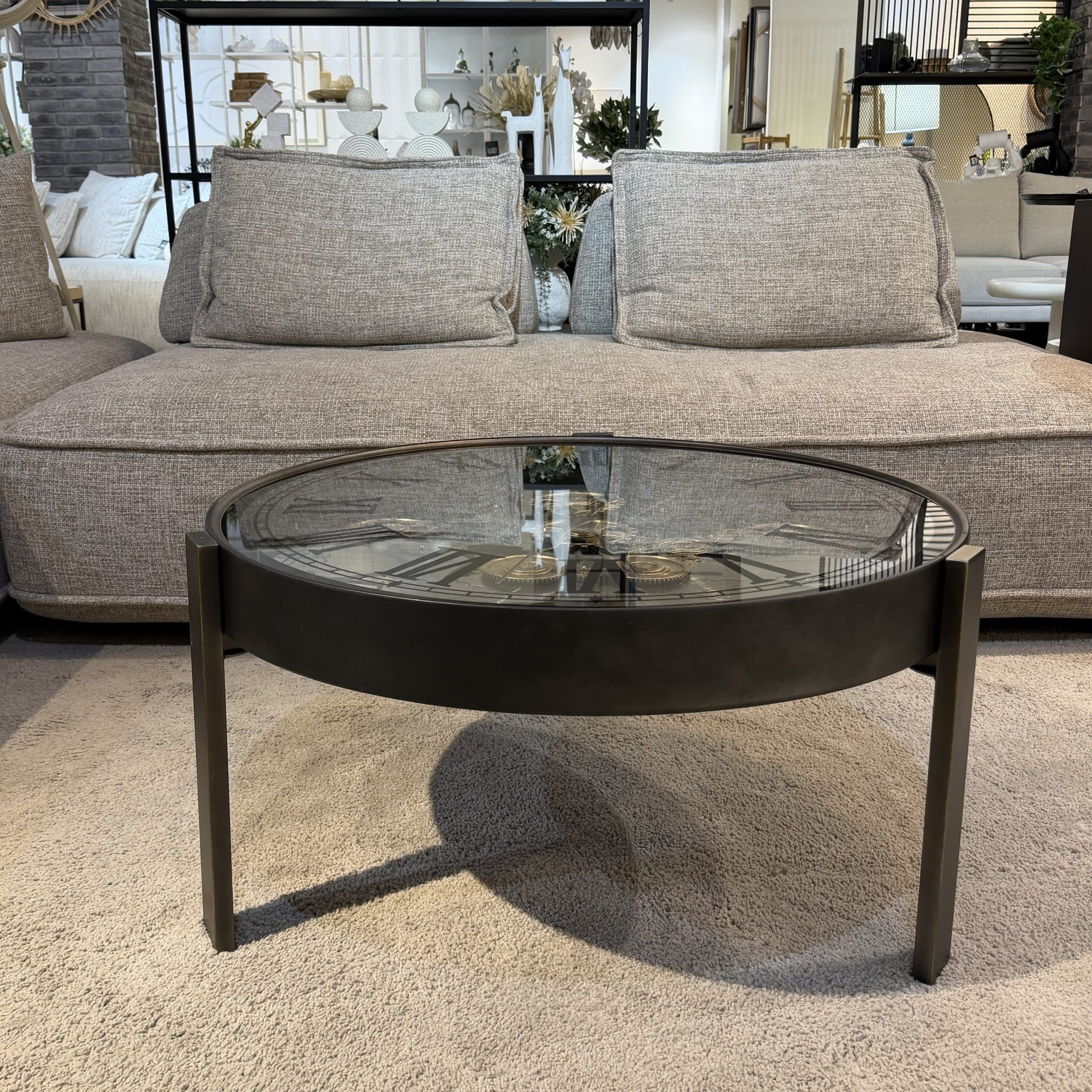 שולחן סלון יוקרתי שעון וזכוכית רגל זהב פליז דגם סופיה שולחן סלון יוקרתי שעון וזכוכית רגל זהב פליז דגם סופיה