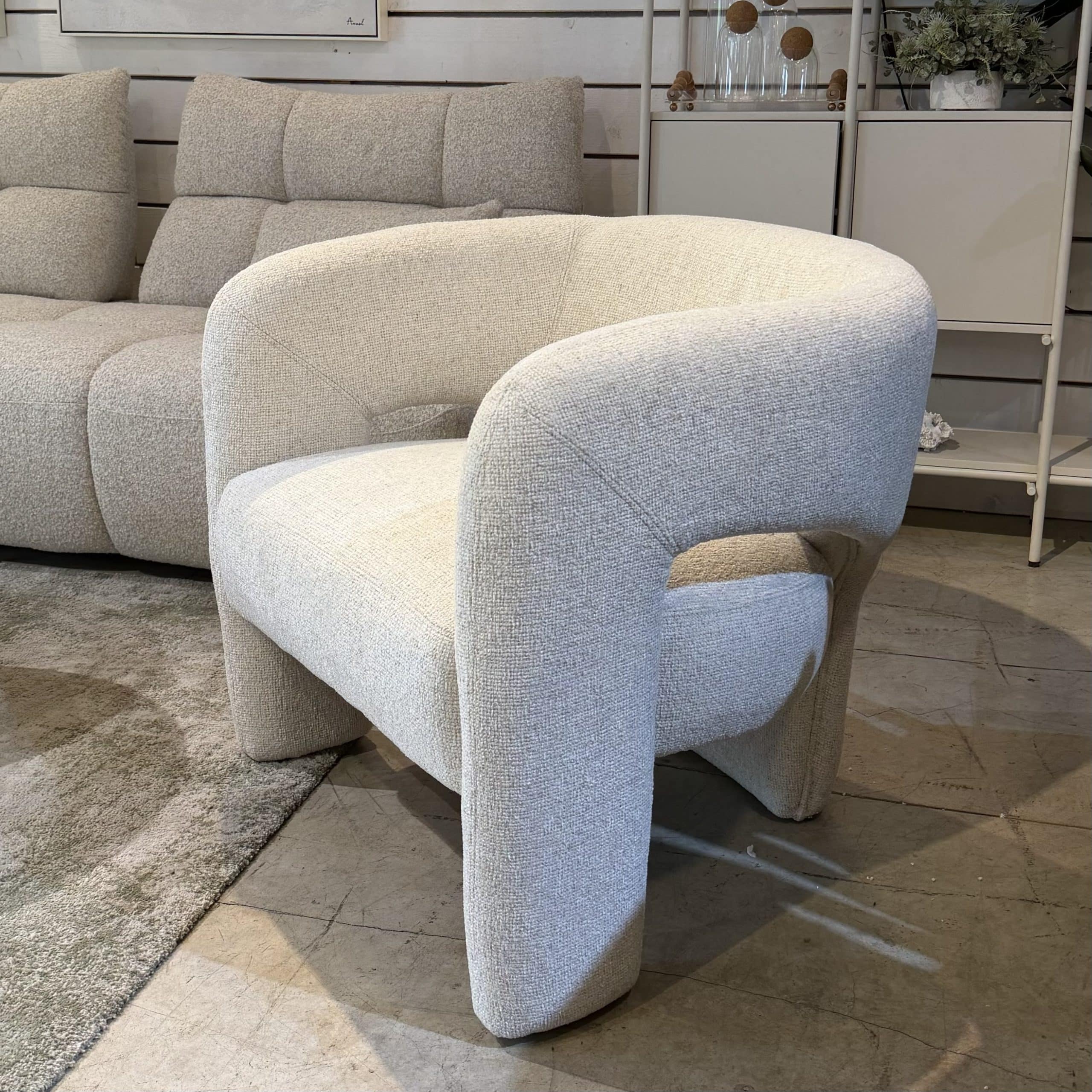 כורסא מעוצבת מורגן אריג שמנת דגם ראונדי