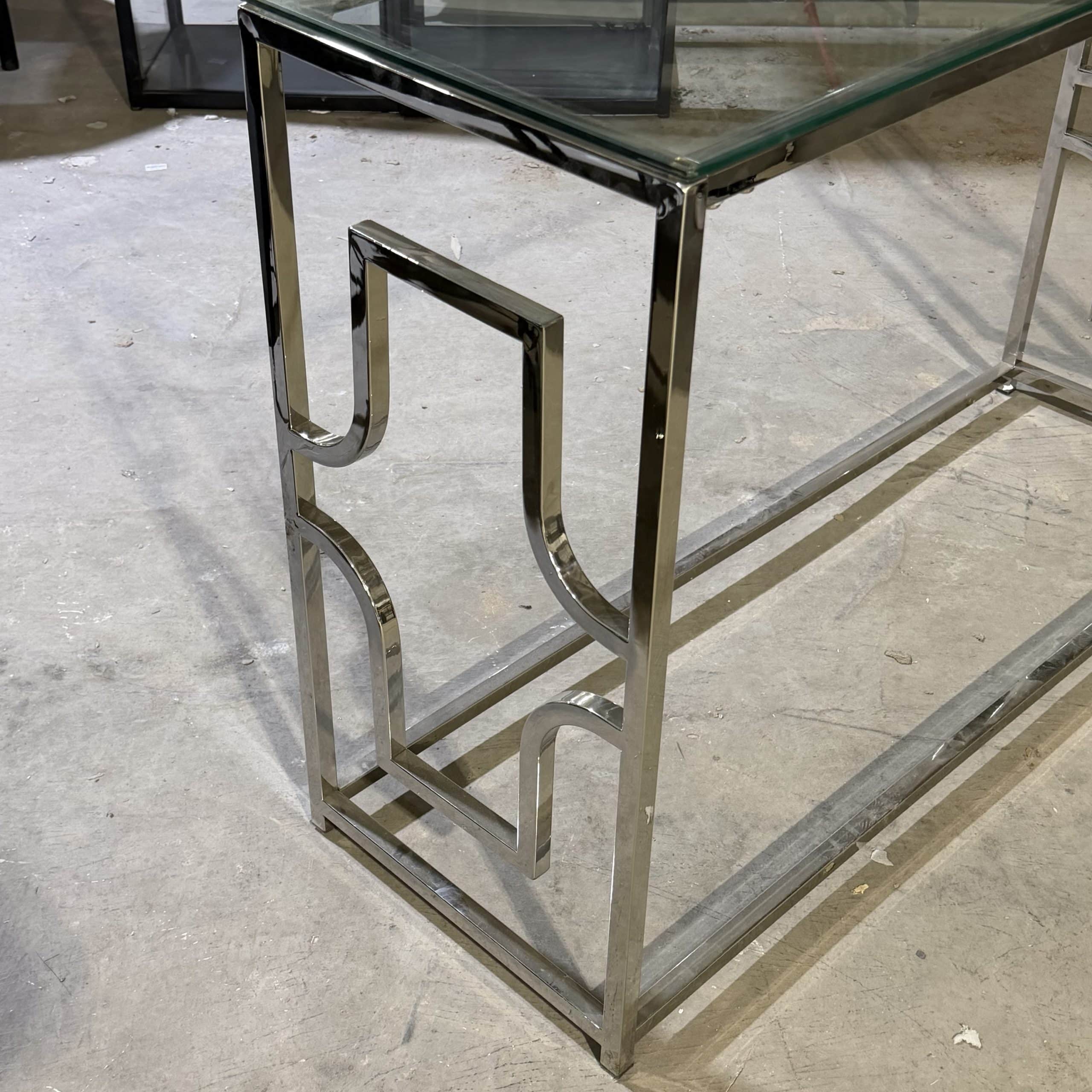 קונסולה מעוצבת דגם 053-ECT ניקל - חיסול אחרונה! קונסולה מעוצבת דגם 053-ECT ניקל - חיסול אחרונה!