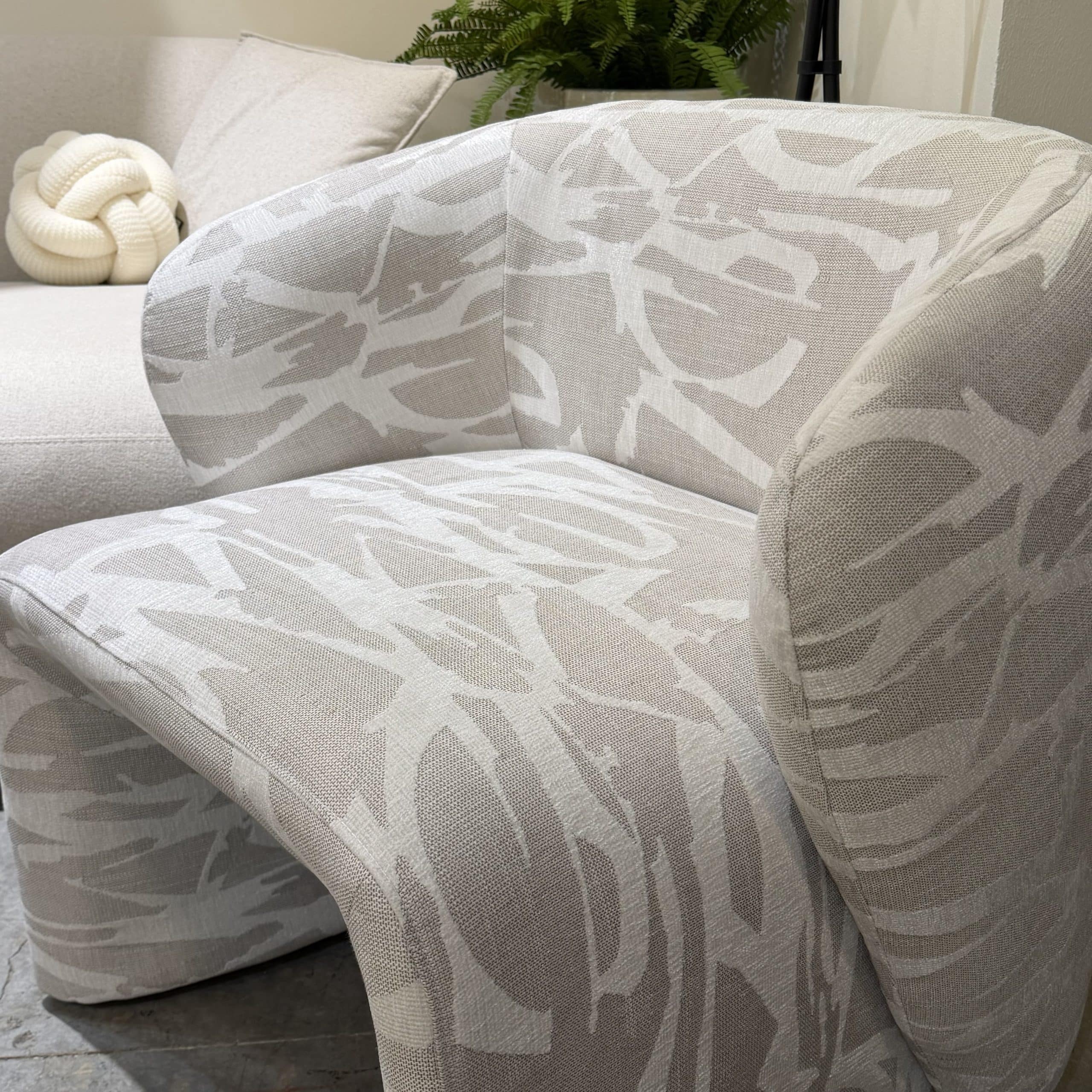 כורסא יוקרתית מיסטרל אבן שמנת דגם כאסו ייבוא קאדו הום- קולקציה חדשה! כורסא יוקרתית מיסטרל אבן שמנת דגם כאסו ייבוא קאדו הום- קולקציה חדשה!