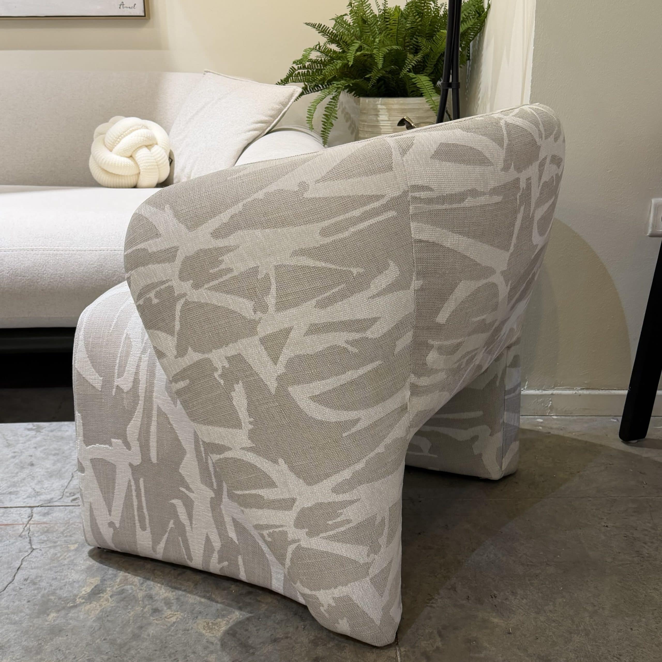 כורסא יוקרתית מיסטרל אבן שמנת דגם כאסו ייבוא קאדו הום- קולקציה חדשה! כורסא יוקרתית מיסטרל אבן שמנת דגם כאסו ייבוא קאדו הום- קולקציה חדשה!