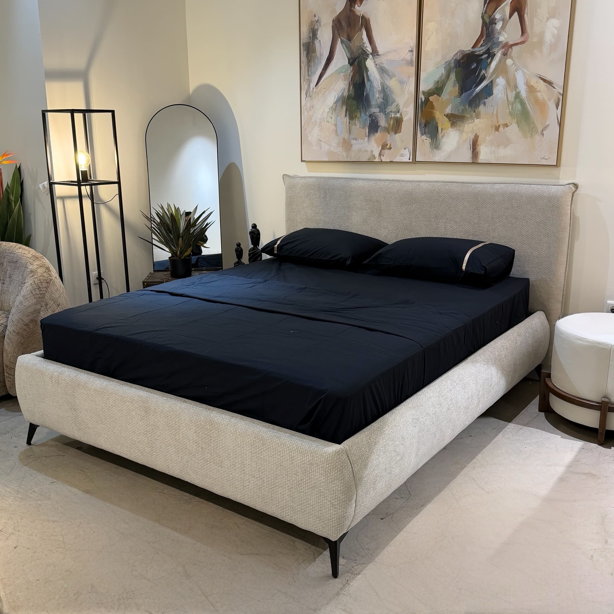 מיטה מעוצבת דגם וואליס בגוון בז | חום קפה דגם טינו