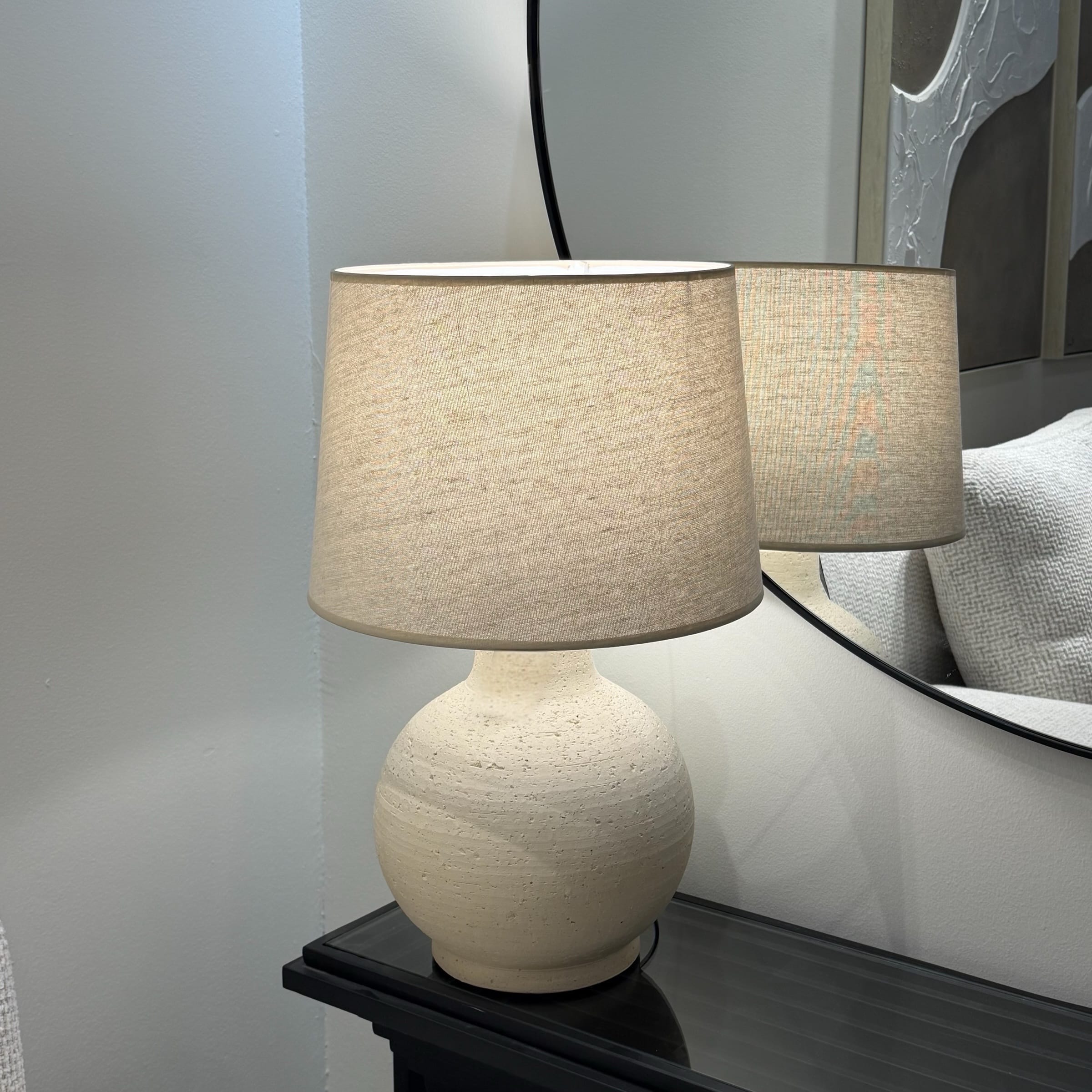 מנורת שולחן אבן מעמד בסיס עגול דגם סופיה מנורת שולחן אבן מעמד בסיס עגול דגם סופיה