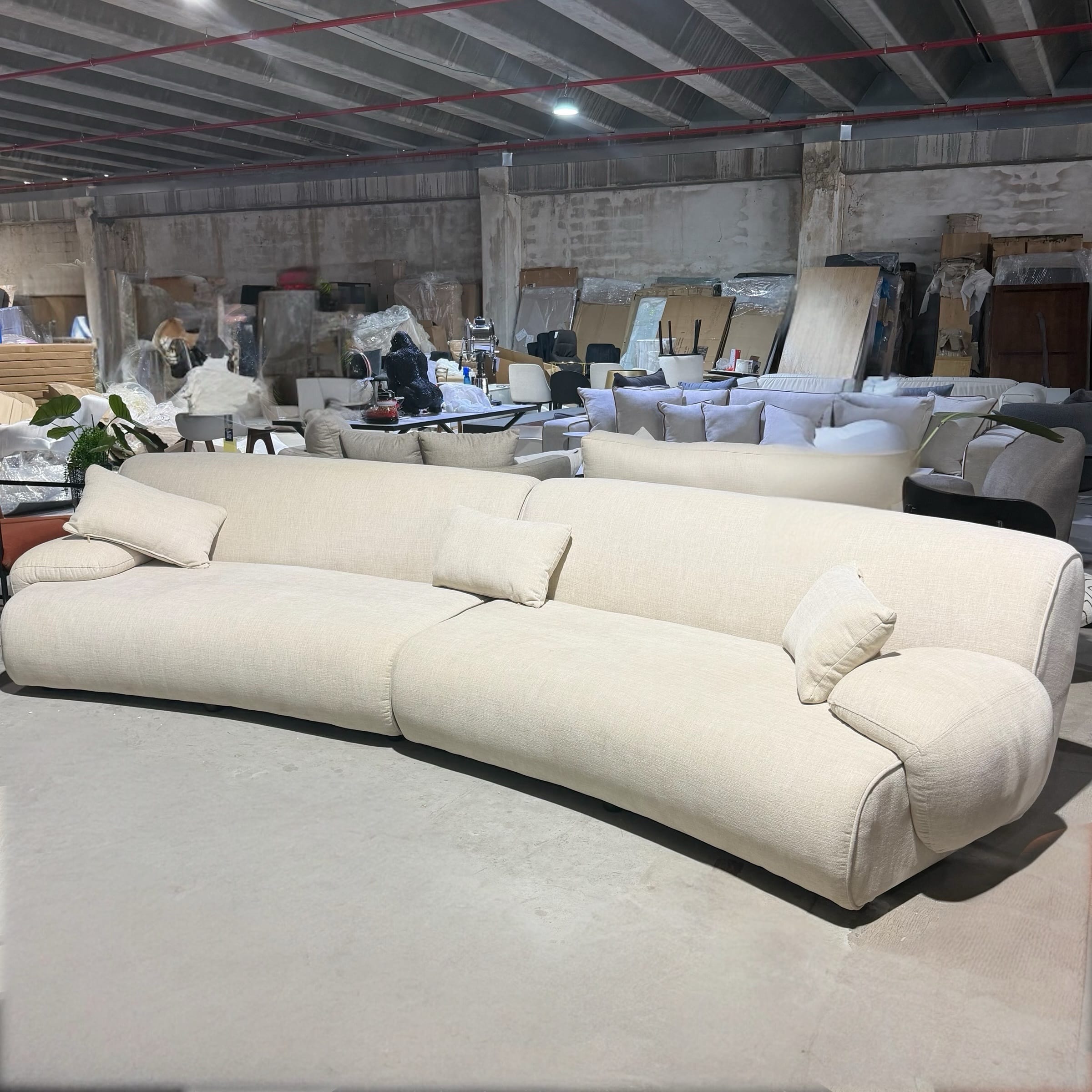 ספה מעוצבת דגם לואיס בד בגוון שמנת - חיסול עודפים!!