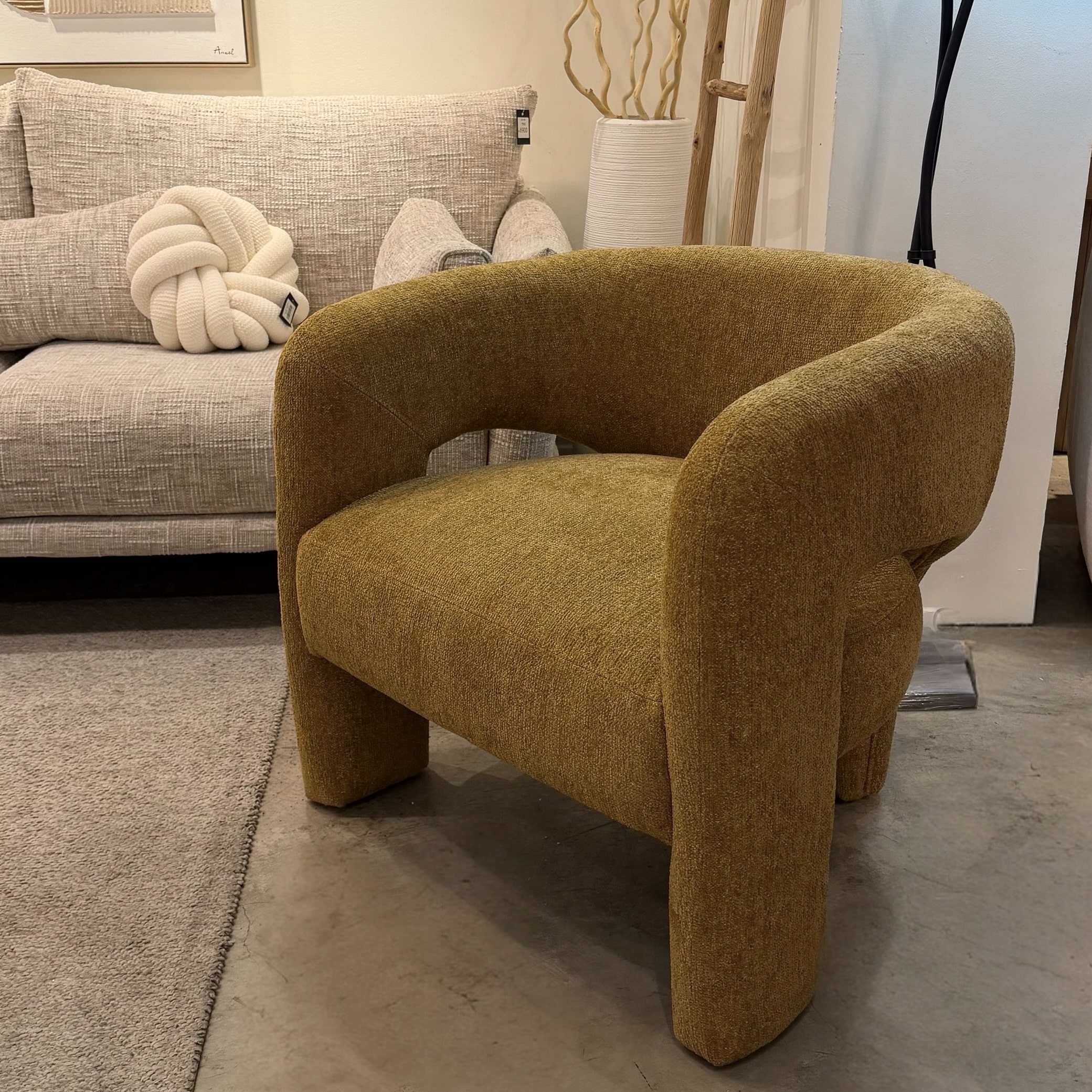 כורסא מעוצבת מורגן אריג חרדל דגם ראונדי