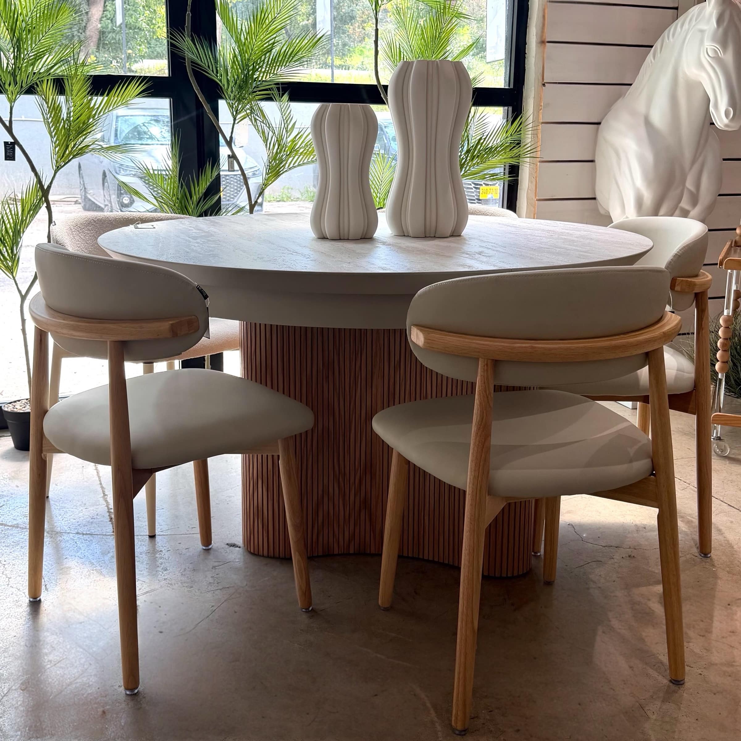 שולחן אוכל עגול יוקרתי דגם ספארק | בעיצוב אישי שולחן אוכל עגול יוקרתי דגם ספארק | בעיצוב אישי