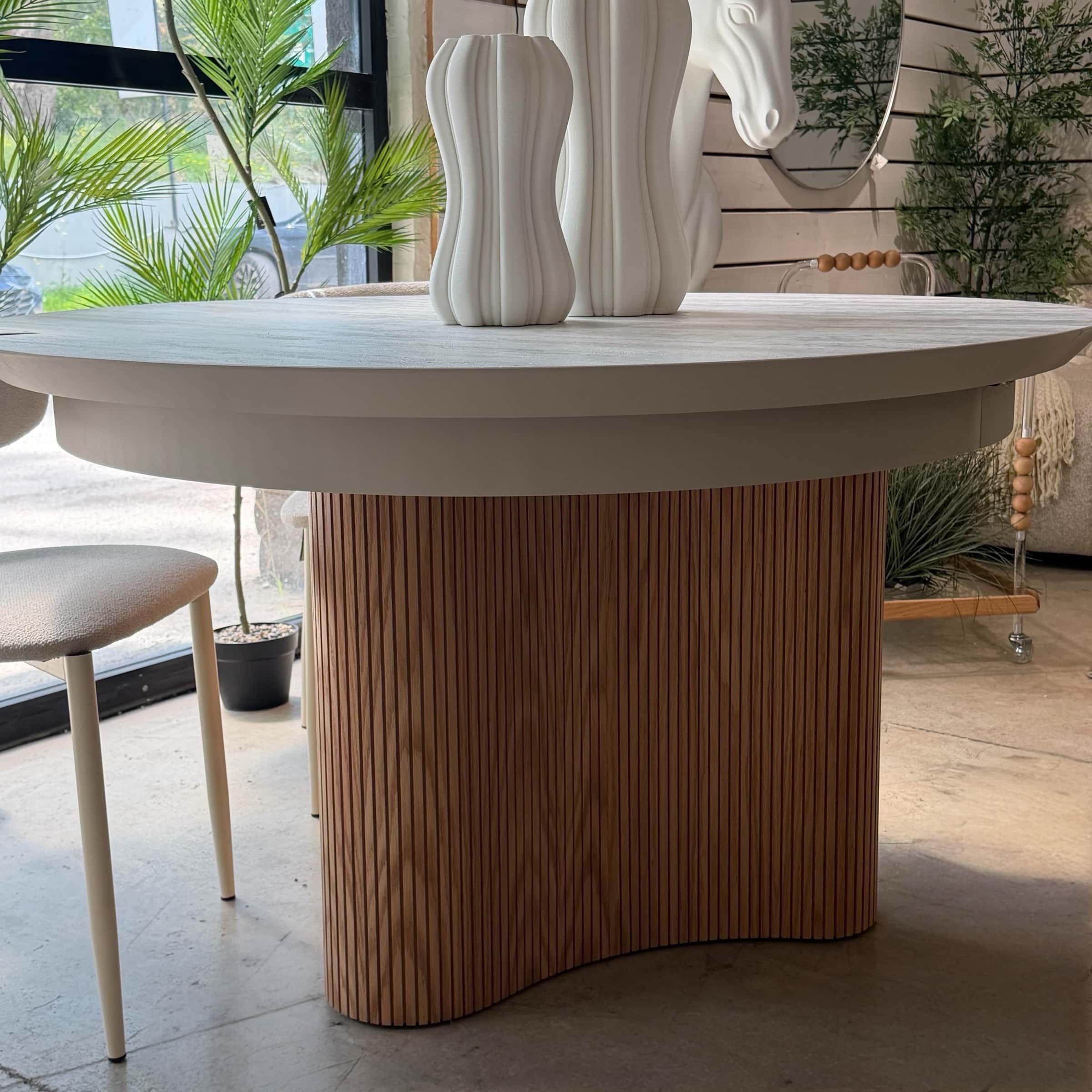 שולחן אוכל עגול יוקרתי דגם ספארק | בעיצוב אישי שולחן אוכל עגול יוקרתי דגם ספארק | בעיצוב אישי