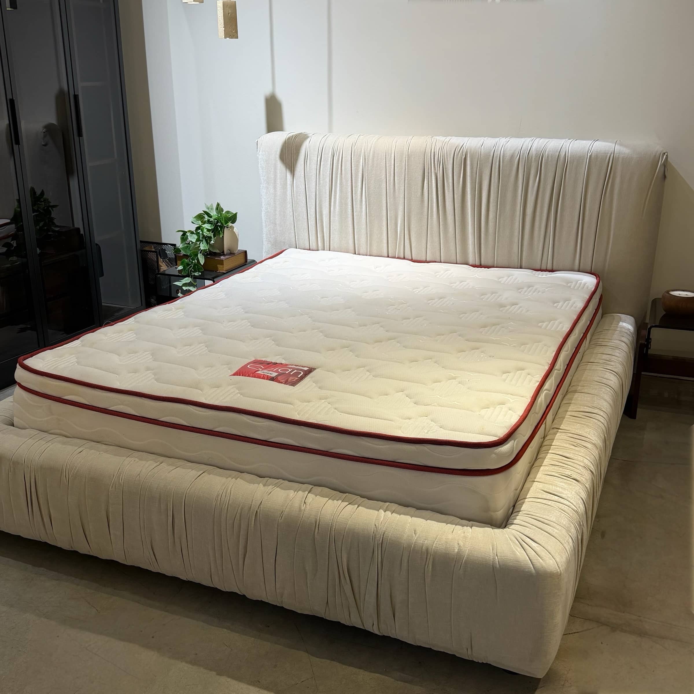 מיטה יוקרתית ומעוצבת דגם פאנסי | בעיצוב אישי