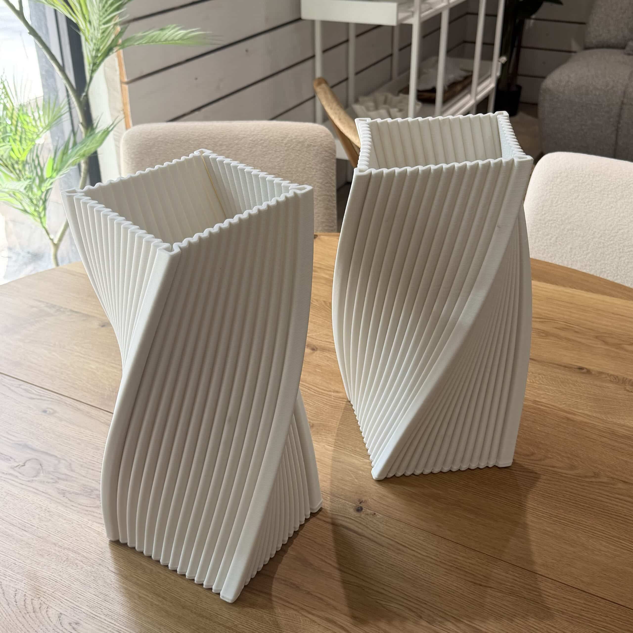 כד קרמיקה מודפסת ריבוע אלכסוני לבן שבור דגם סופיה