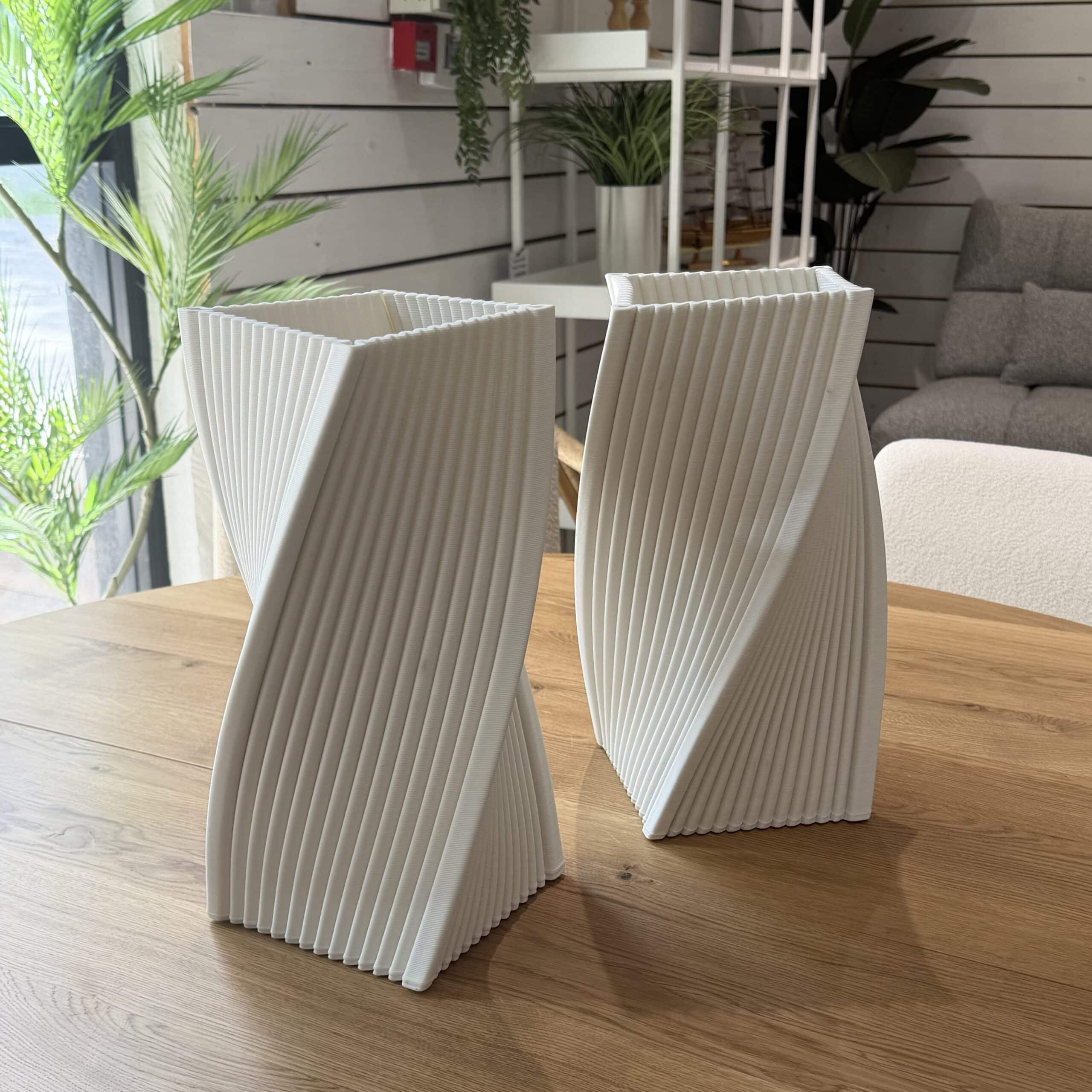 כד קרמיקה מודפסת ריבוע אלכסוני לבן שבור דגם סופיה