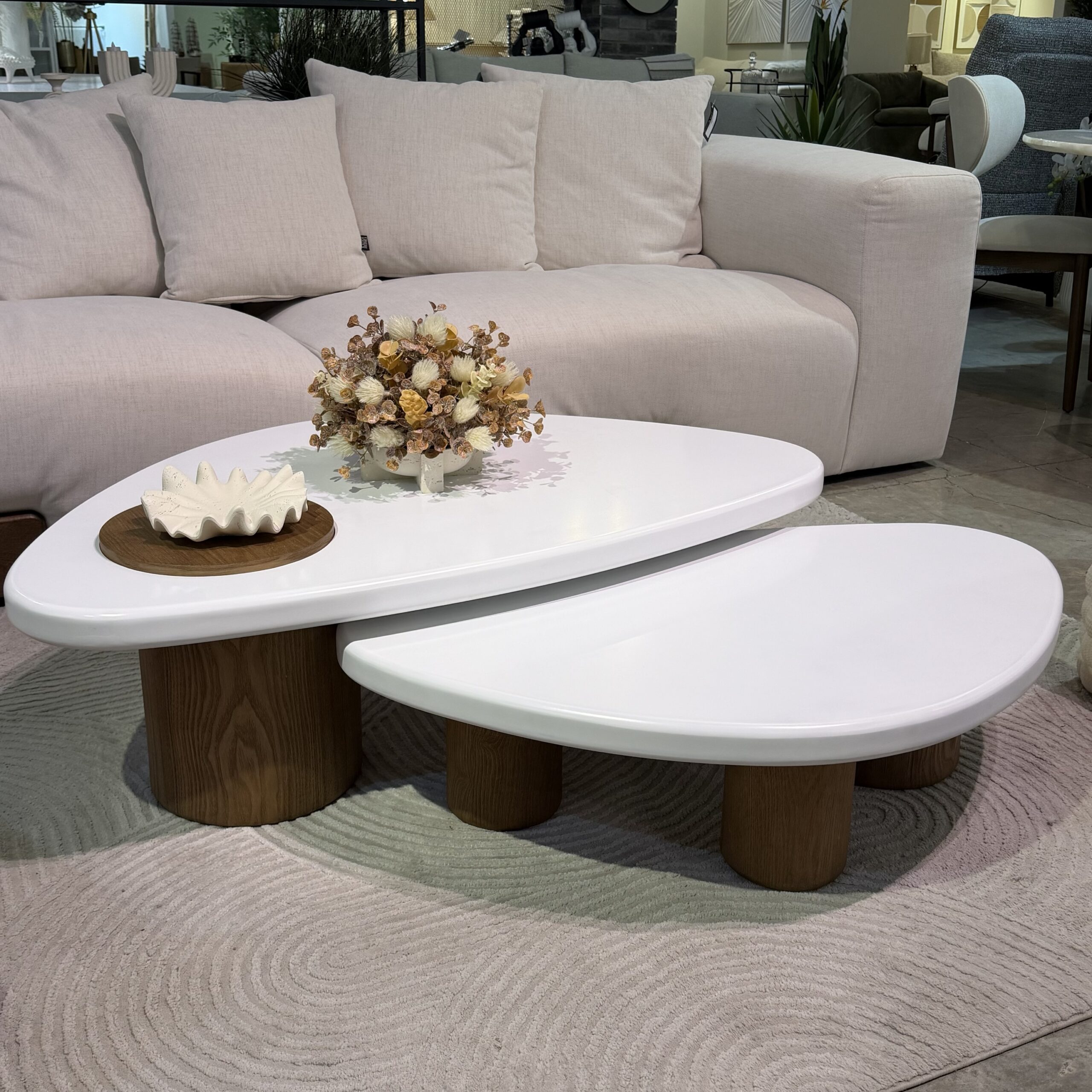 סט שולחנות סלון מעוצבים אמורפי שמנת אגוז דגם סופיטל