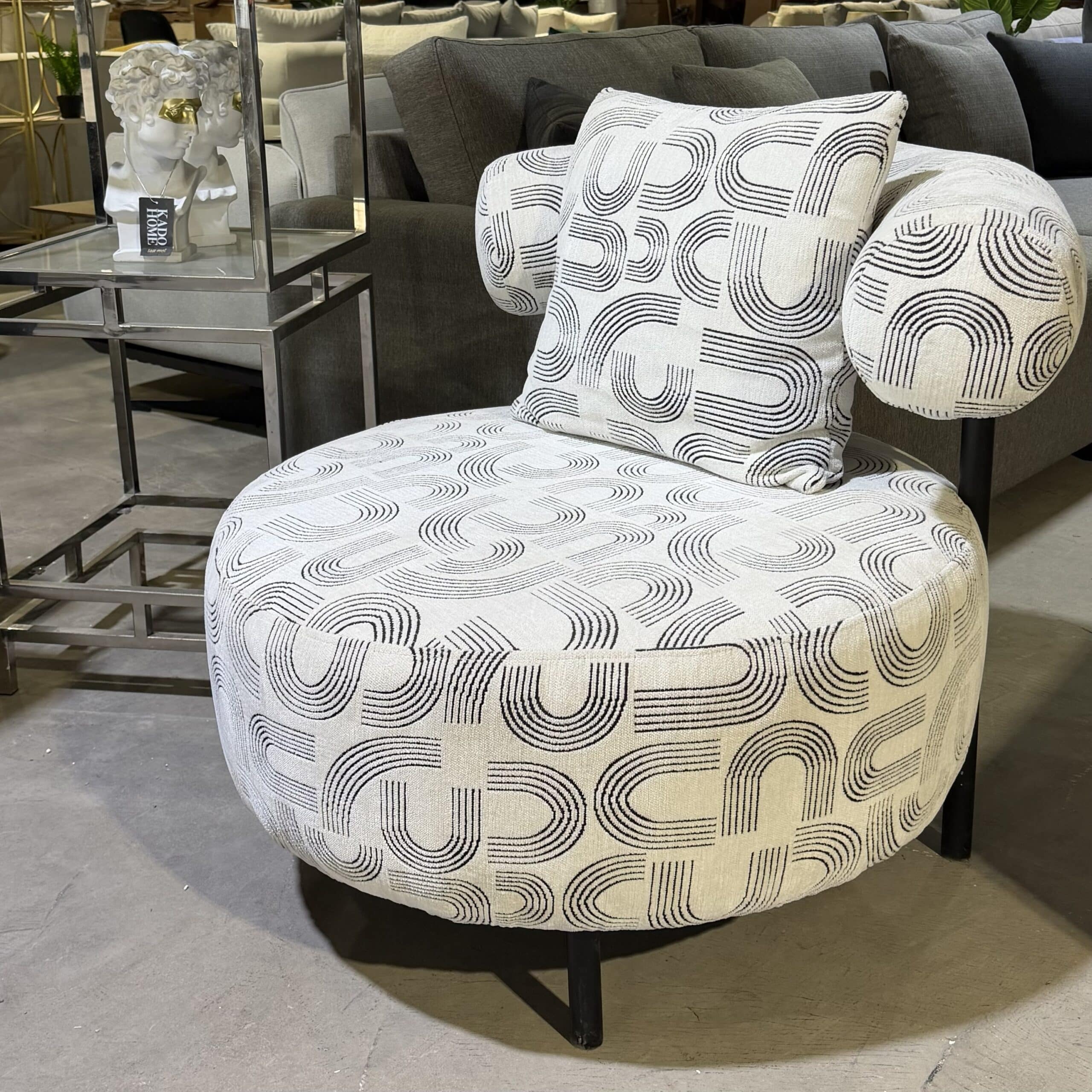 כורסא מעוצבת דגם בון בד לבן שחור - חיסול עודפים!