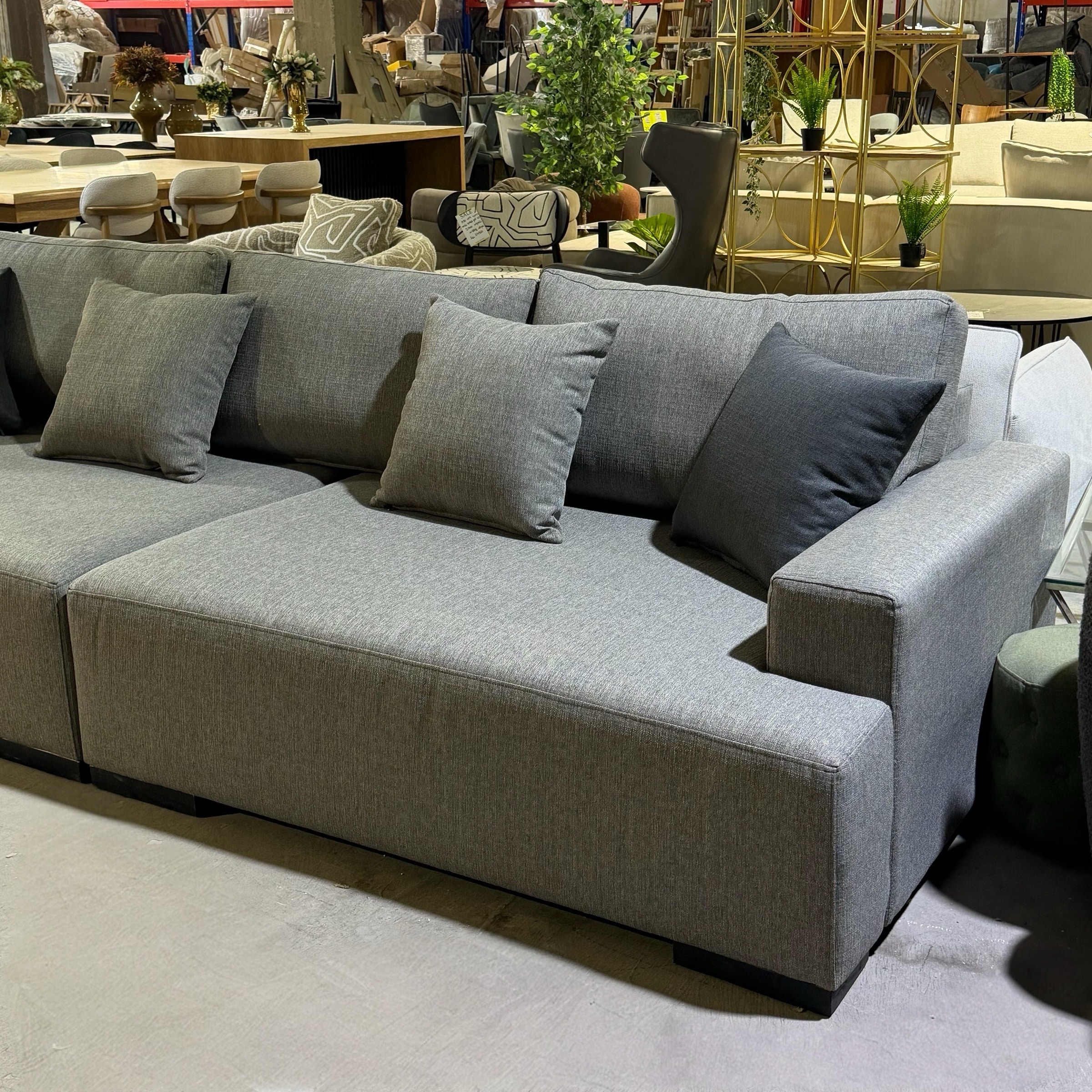 ספה מעוצבת דגם 104 בד גוון ירוק זית - חיסול עודפים!